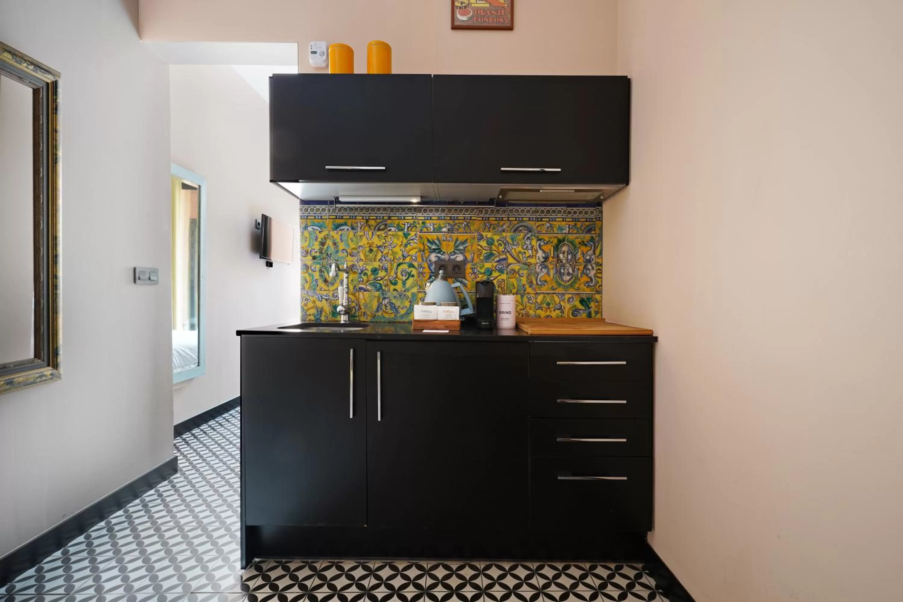 Coffee/tea facilities in Numa Barcelona Roca