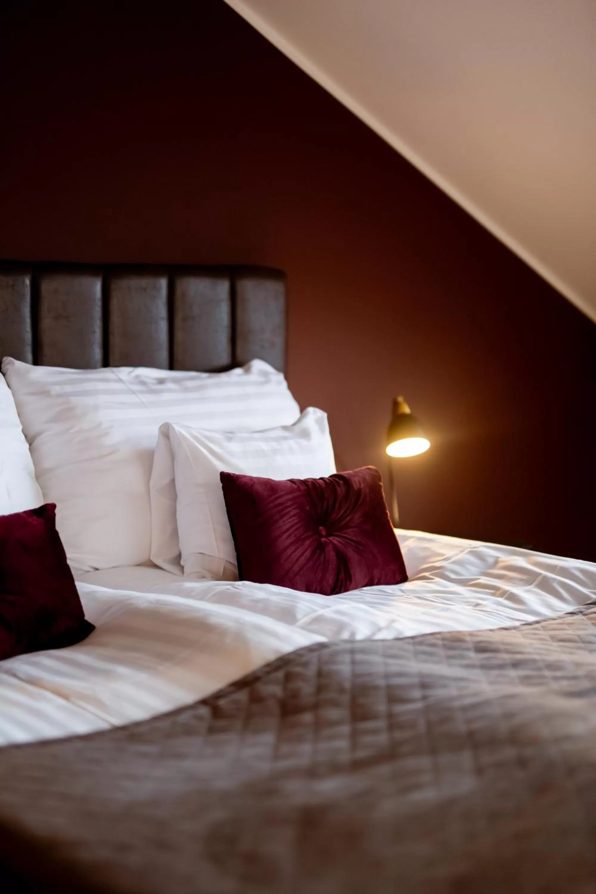 Bed in Home Hotel Cardinal