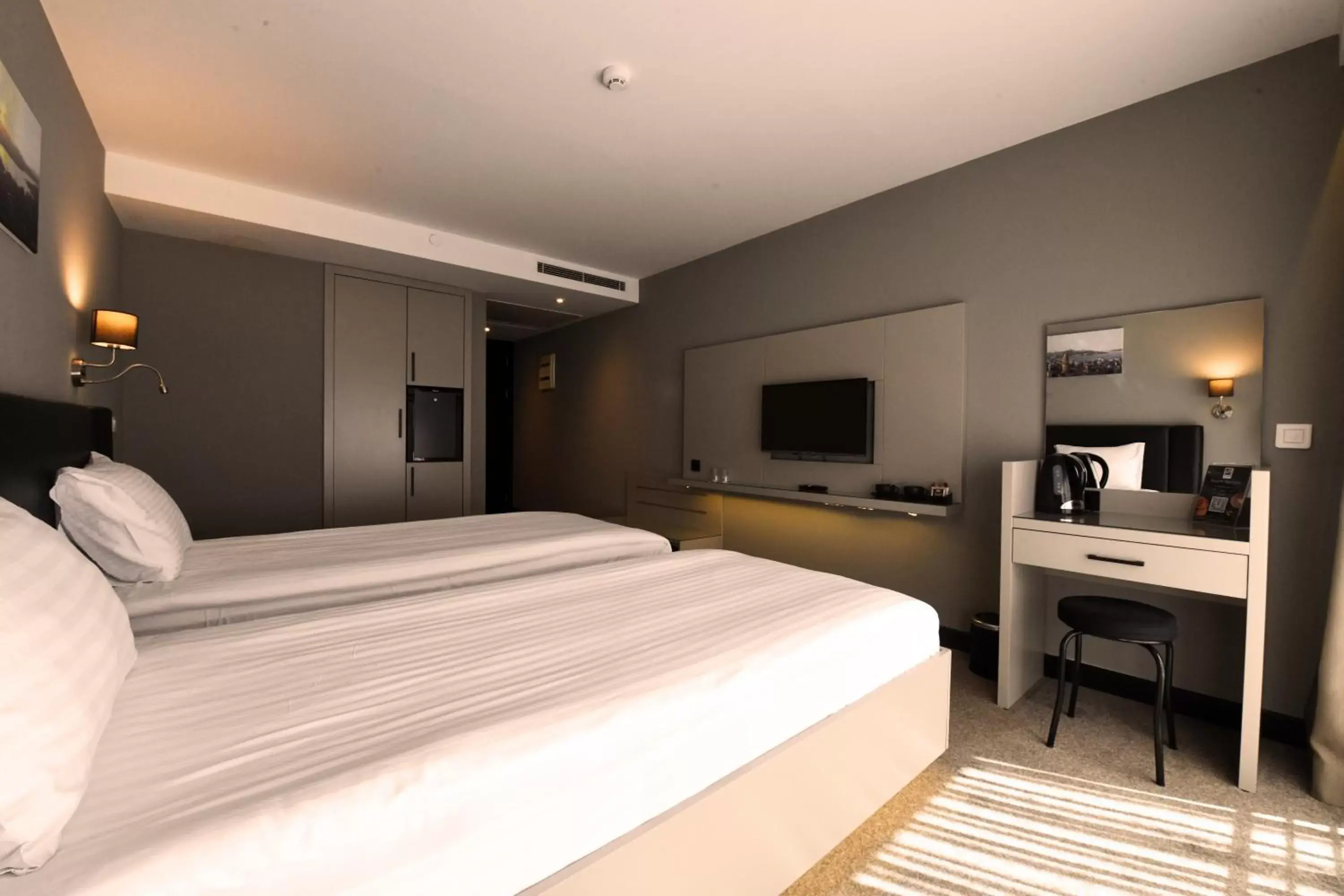 TV and multimedia, Bed in Inncity Hotel Nisantasi