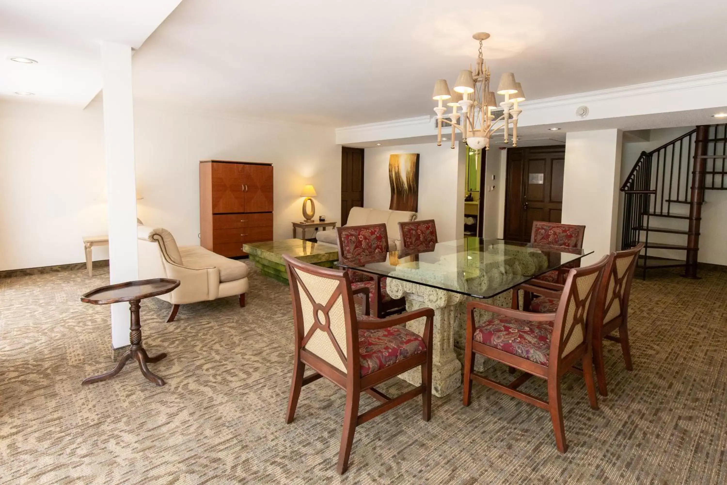 Dining Area in HS HOTSSON Hotel Tampico