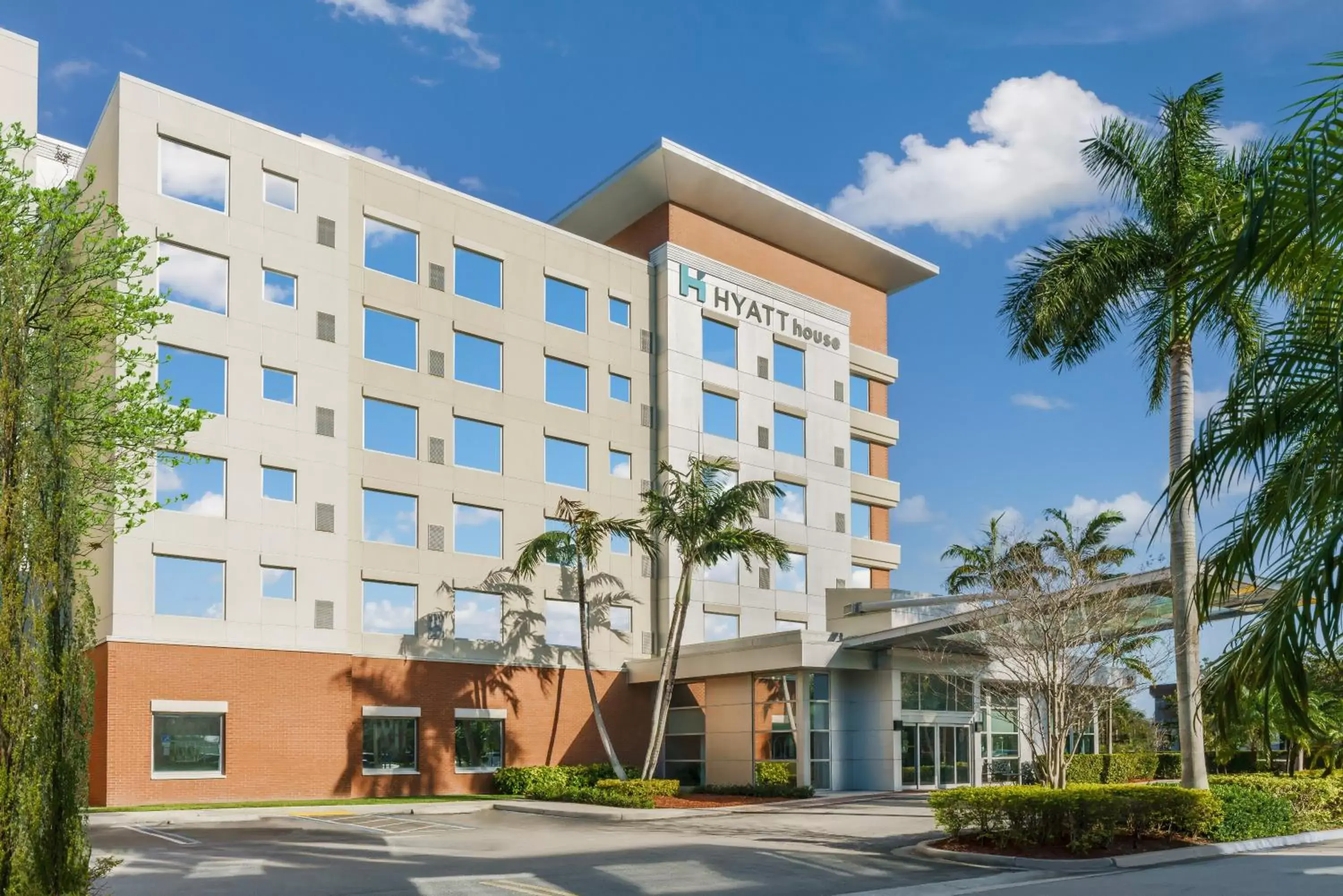 Property building in Hyatt House Fort Lauderdale Airport/Cruise Port Property building in Hyatt House Fort Lauderdale Airport/Cruise Port