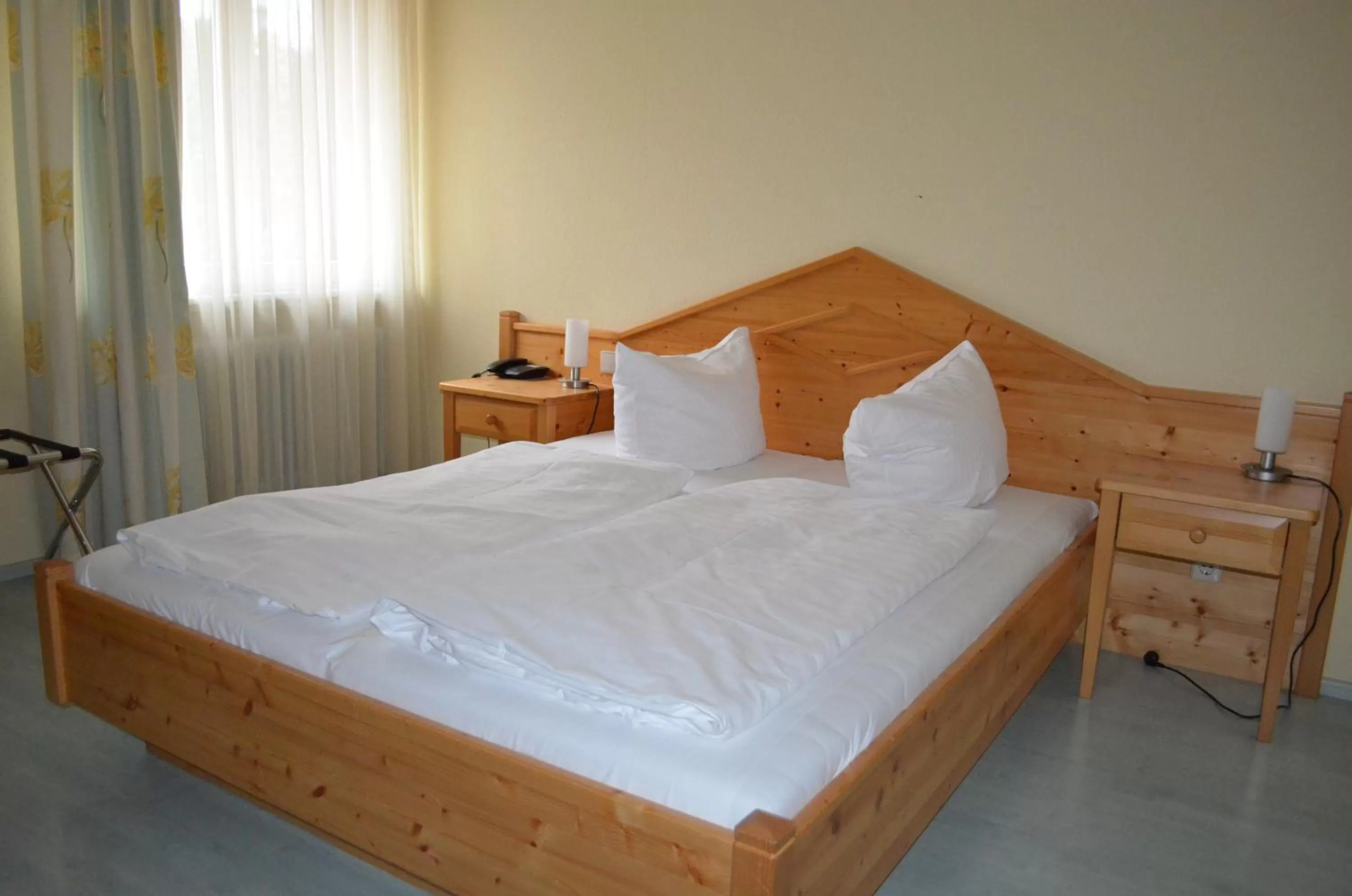 Bedroom, Bed in Alte Post - Hotel Am Rhein-Ufer Laufenburg