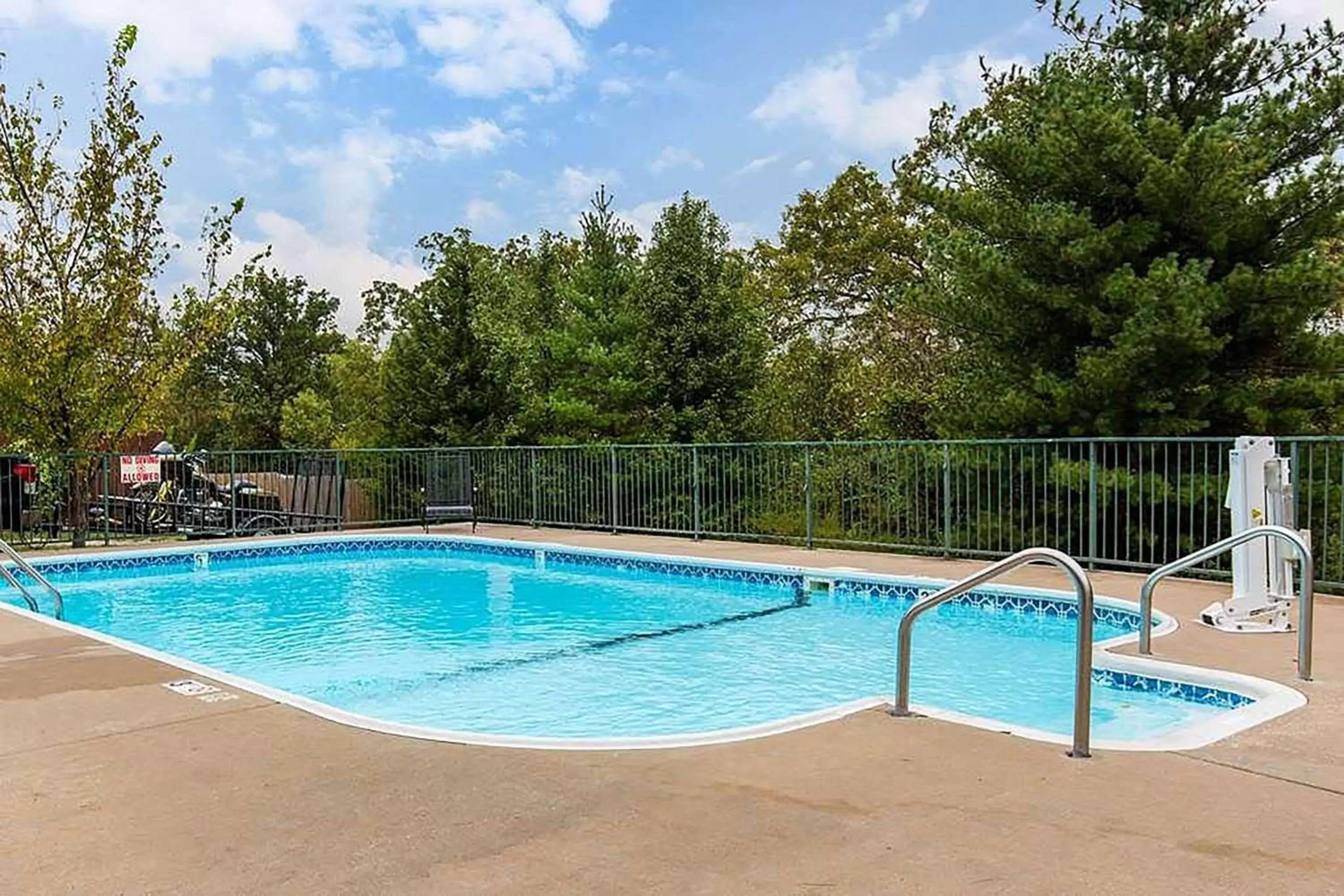 Pool view, Swimming Pool in Baymont by Wyndham Branson Thousand Hills