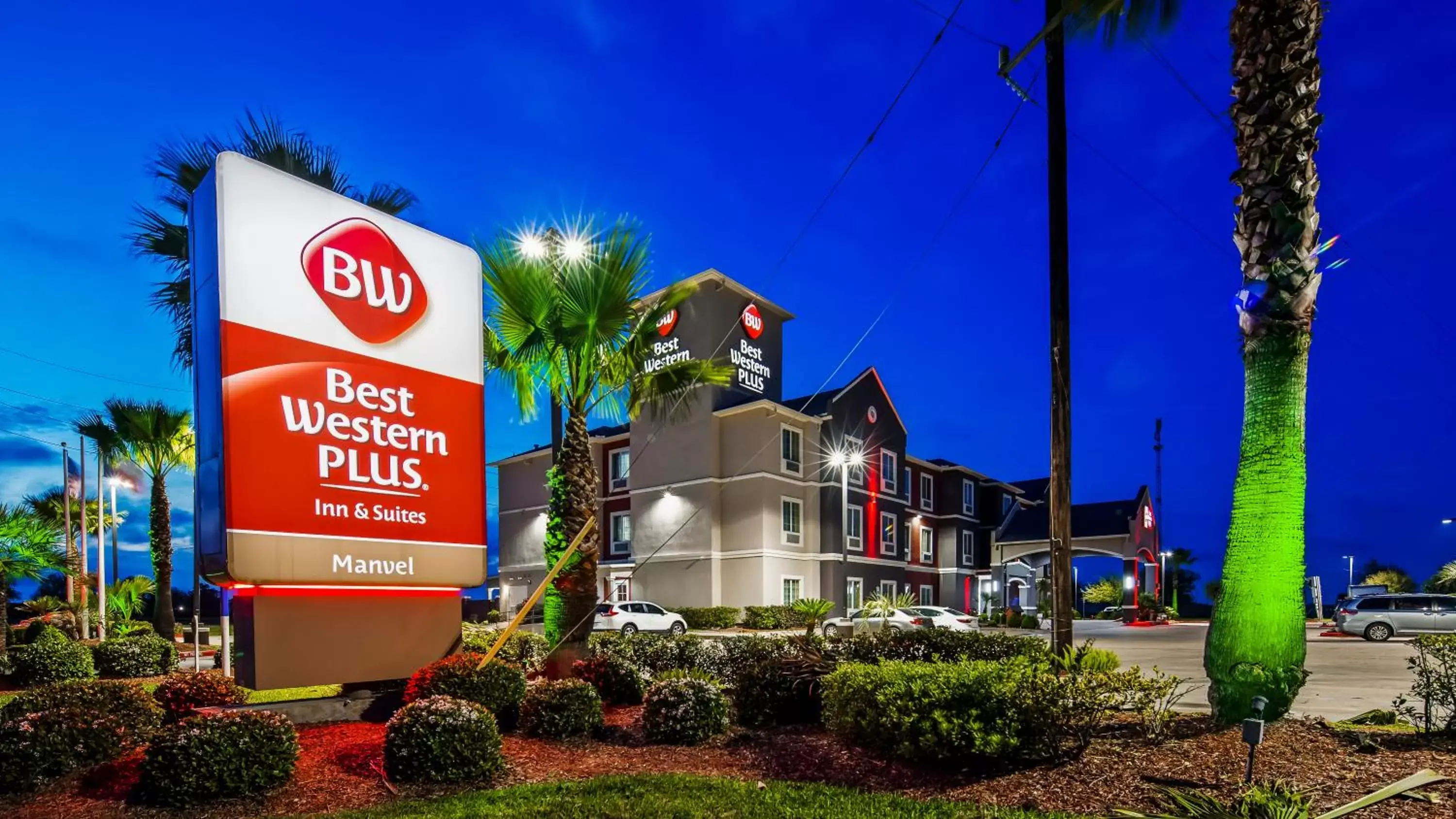 Property building in Best Western Plus Manvel