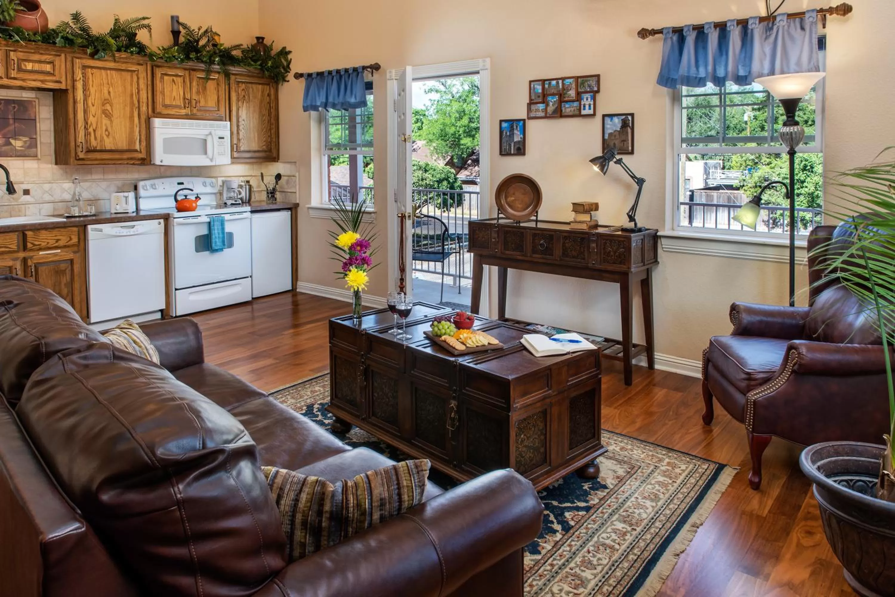 Living room in Woodrow House Bed & Breakfast