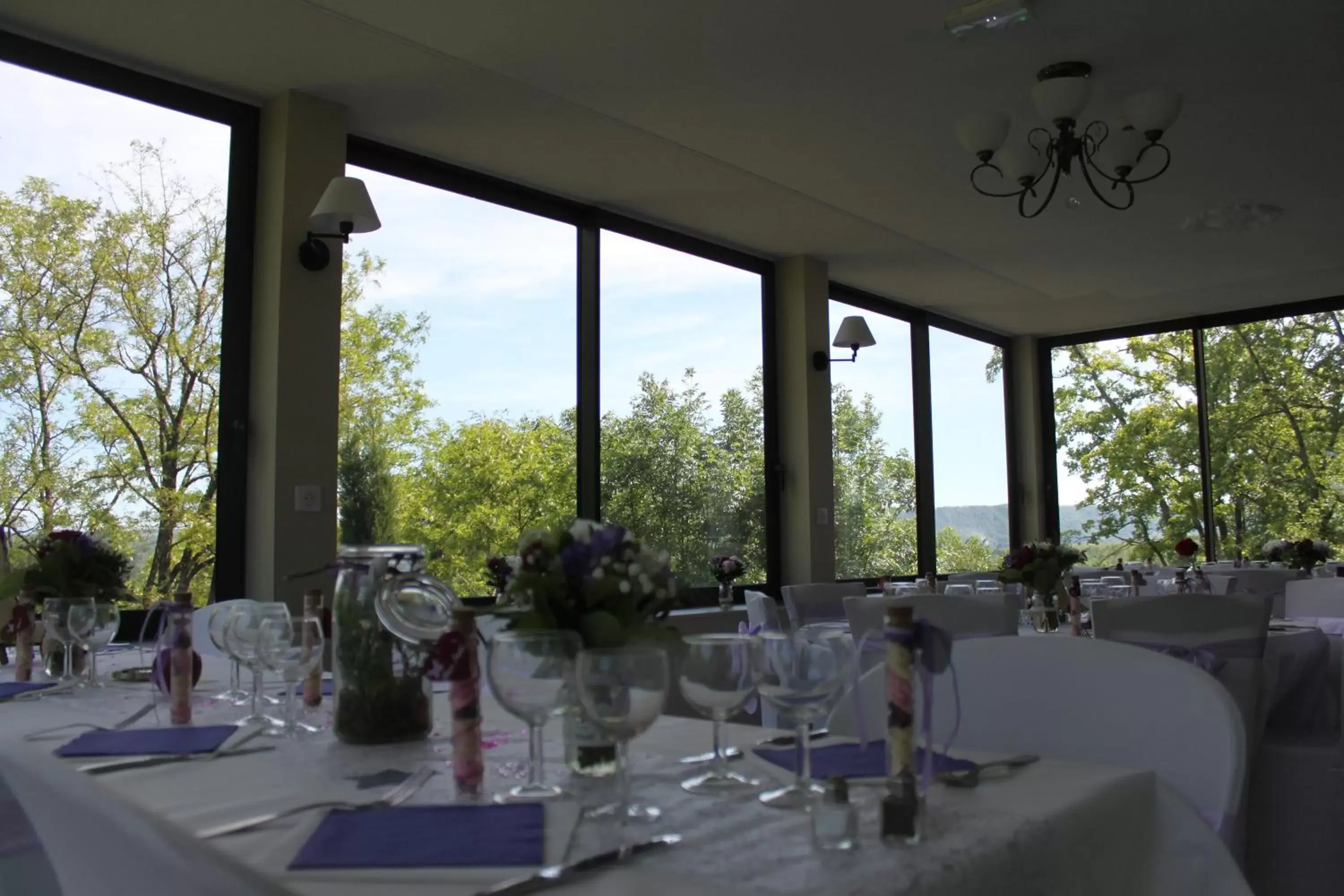 Banquet/Function facilities, Restaurant/Places to Eat in La Garenne de Morestel