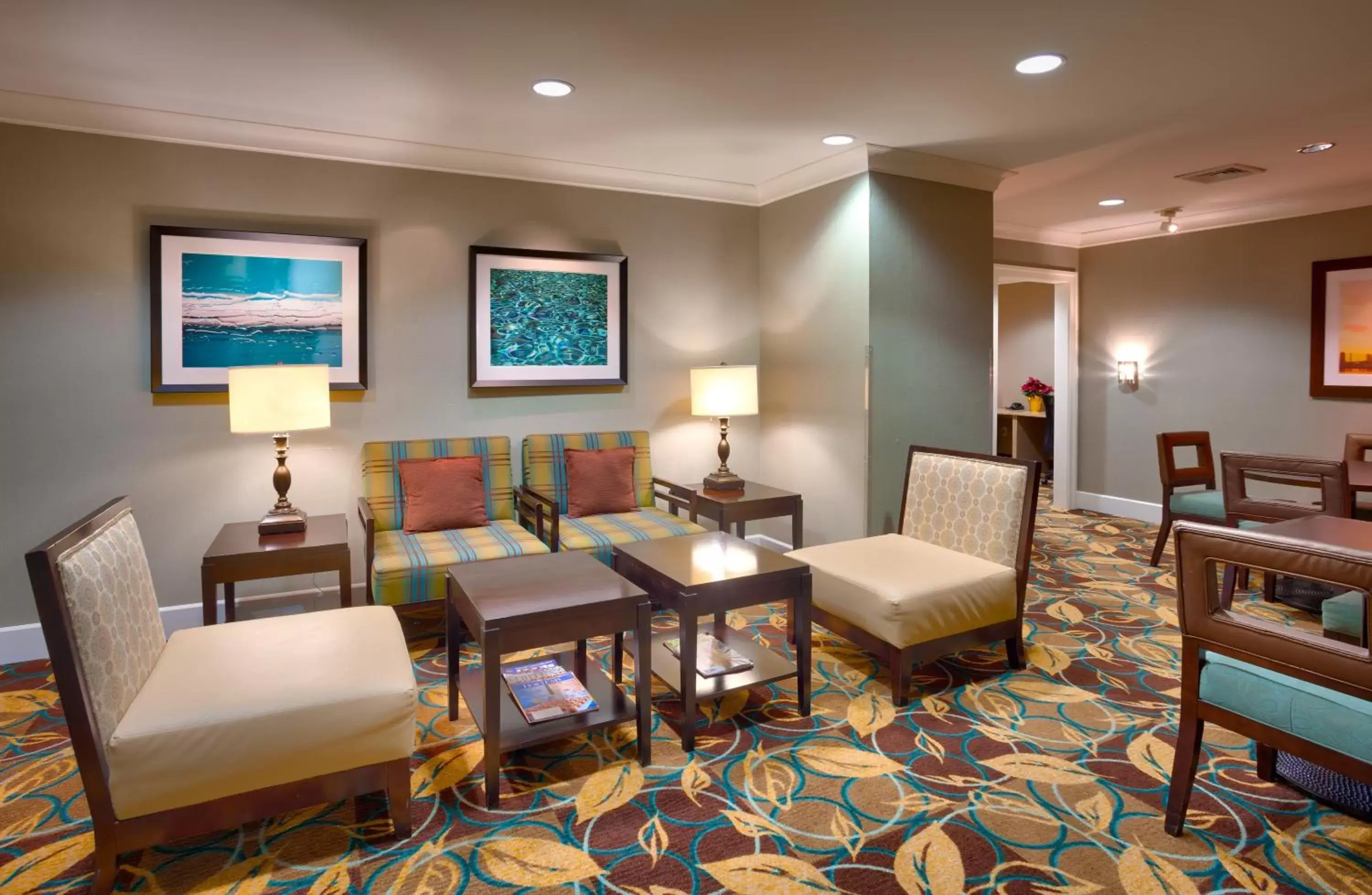 Other, Seating Area in Staybridge Suites Peoria Downtown, an IHG Hotel