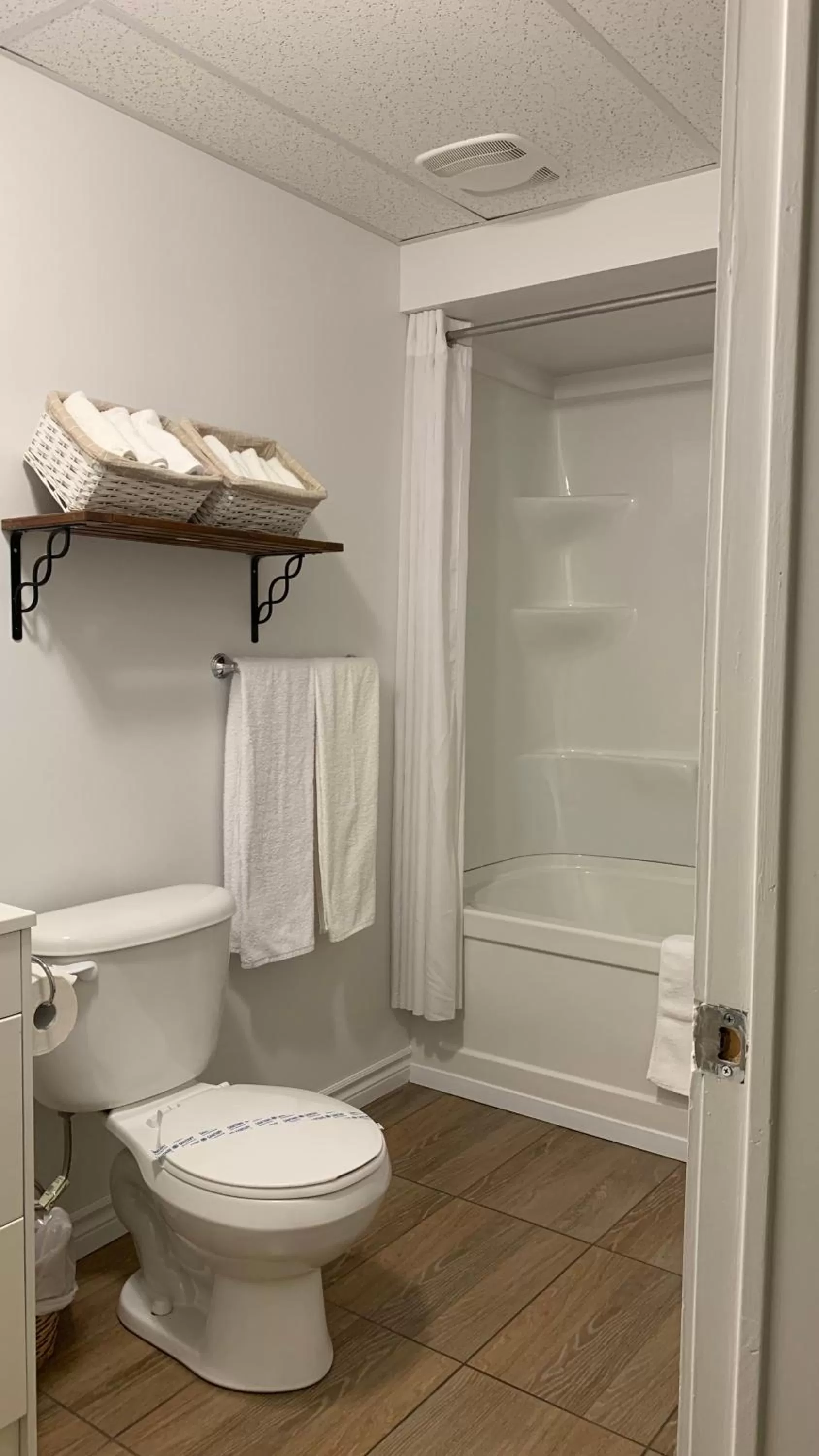 Bathroom in Motel Des Cascades