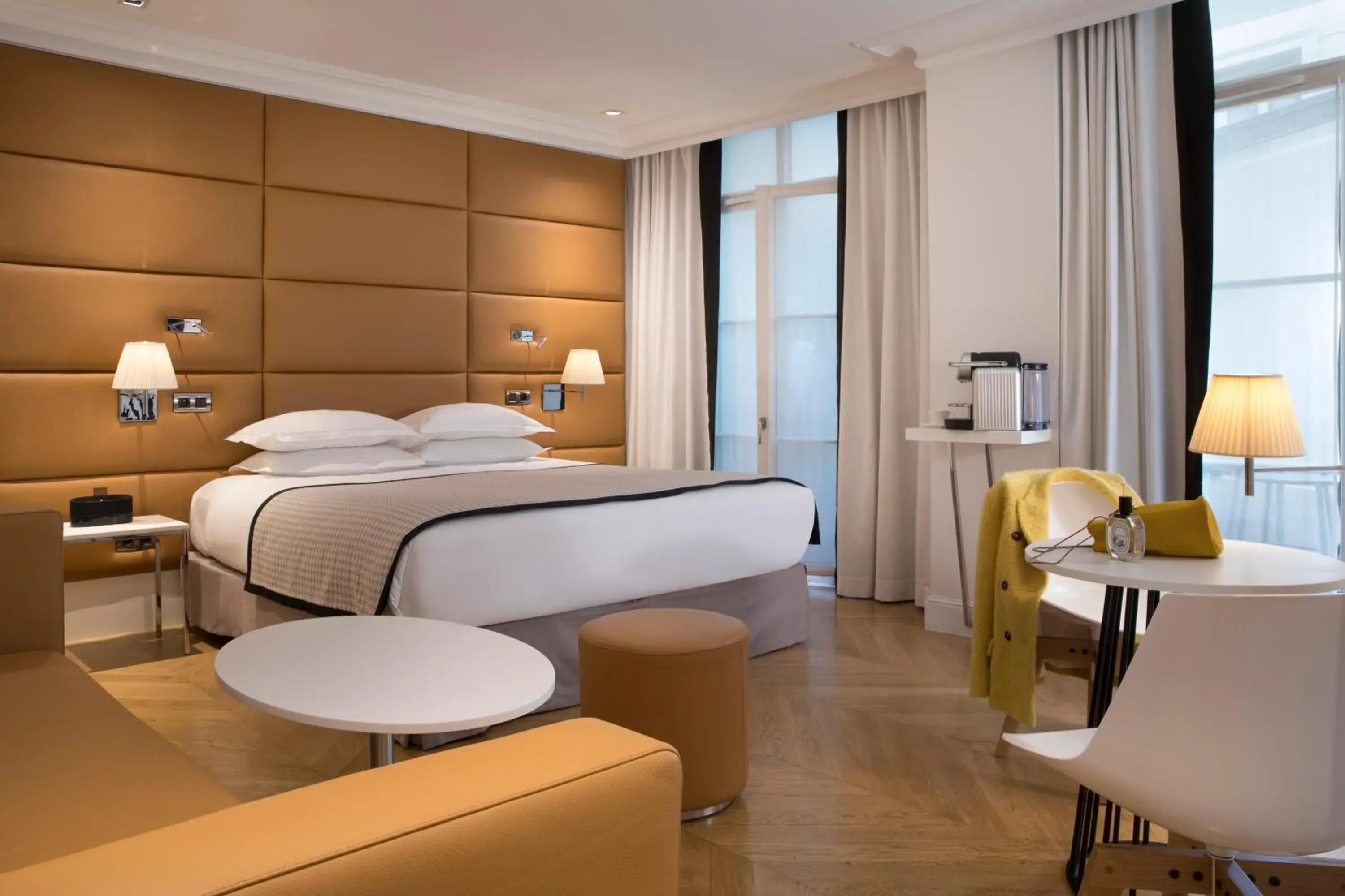 Bedroom in Hotel R De Paris - Boutique Hotel