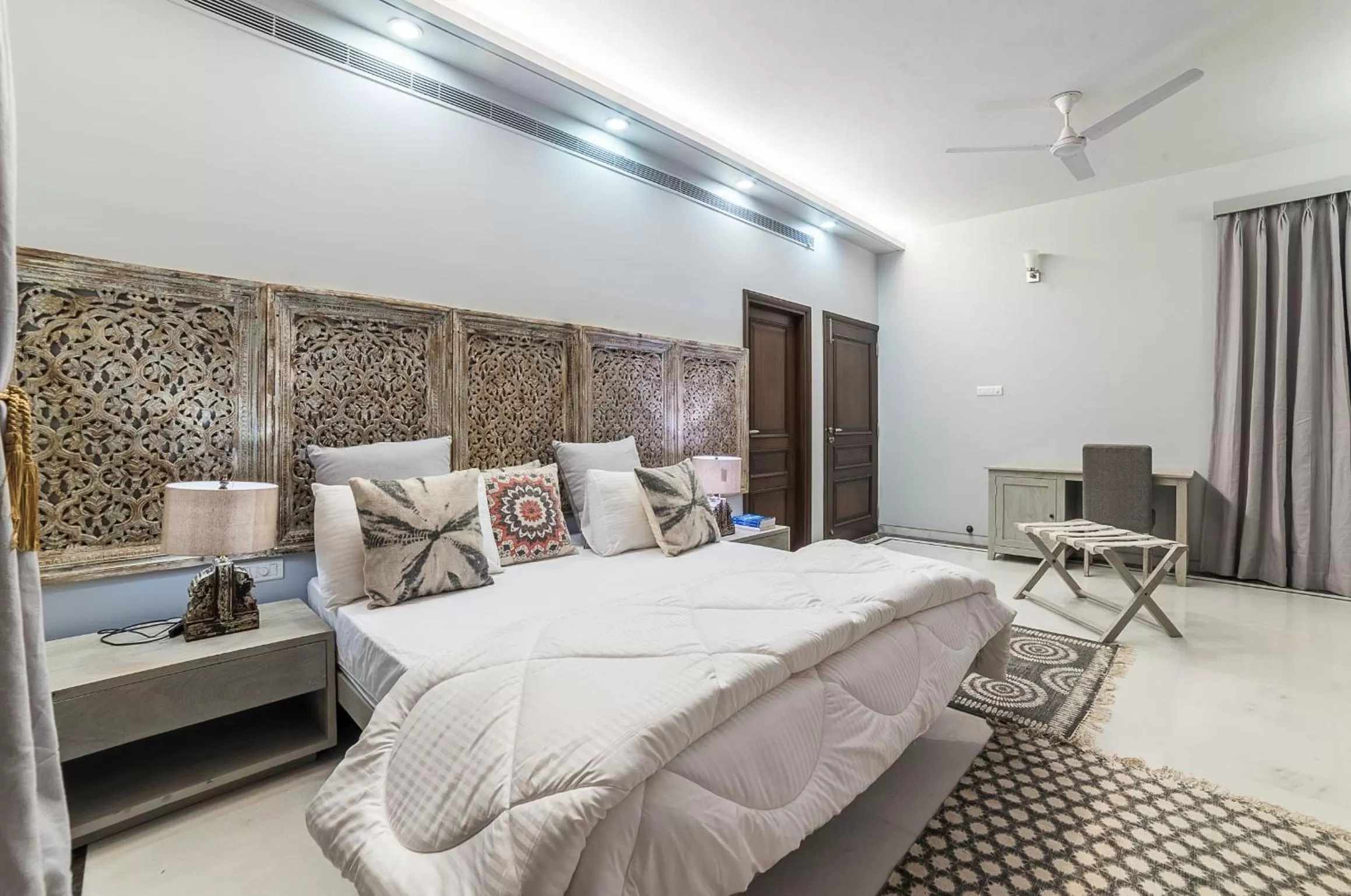 Photo of the whole room, Bed in The Almond Tree