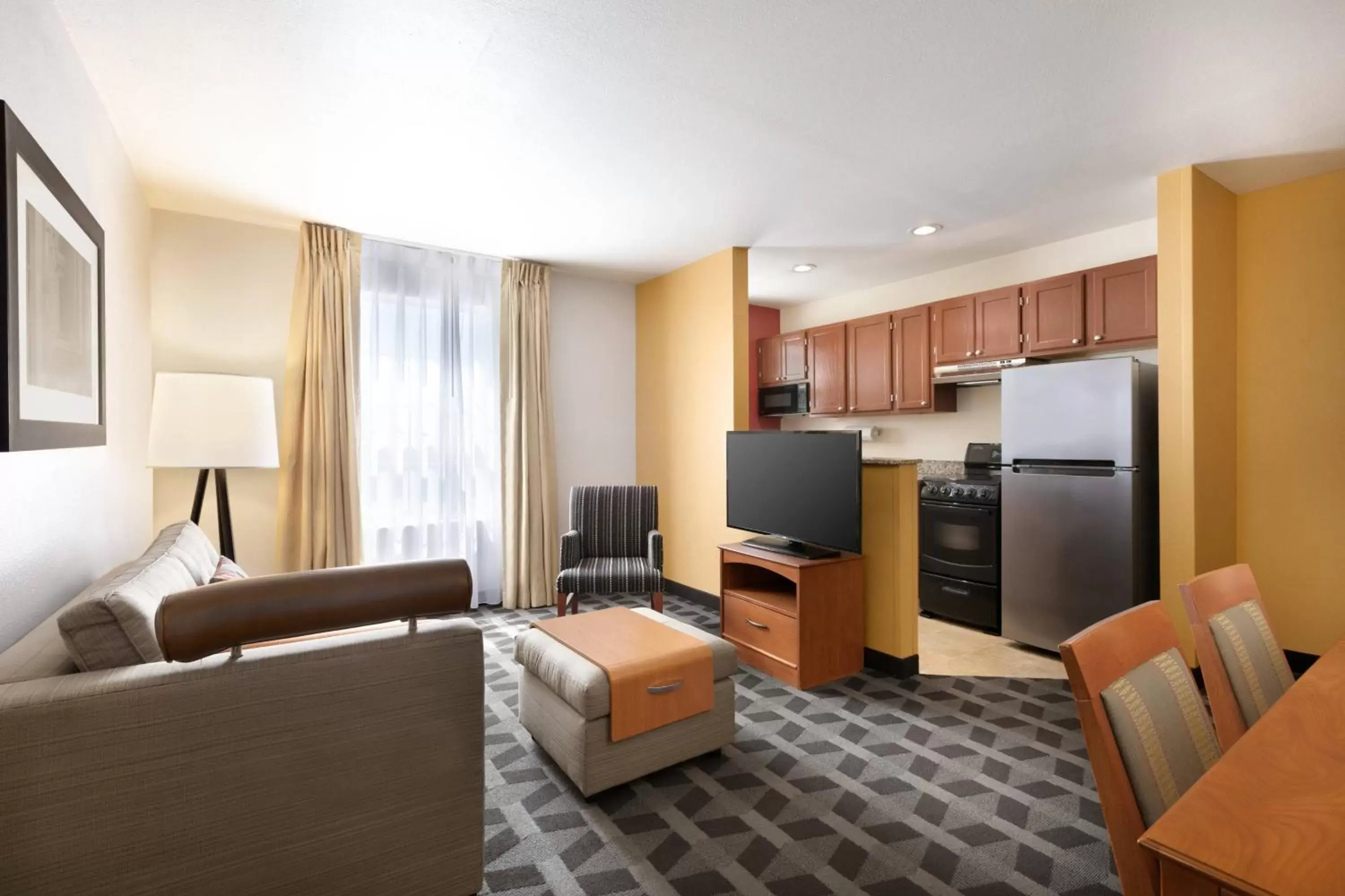 Bedroom, TV/Entertainment Center in TownePlace Suites Gaithersburg