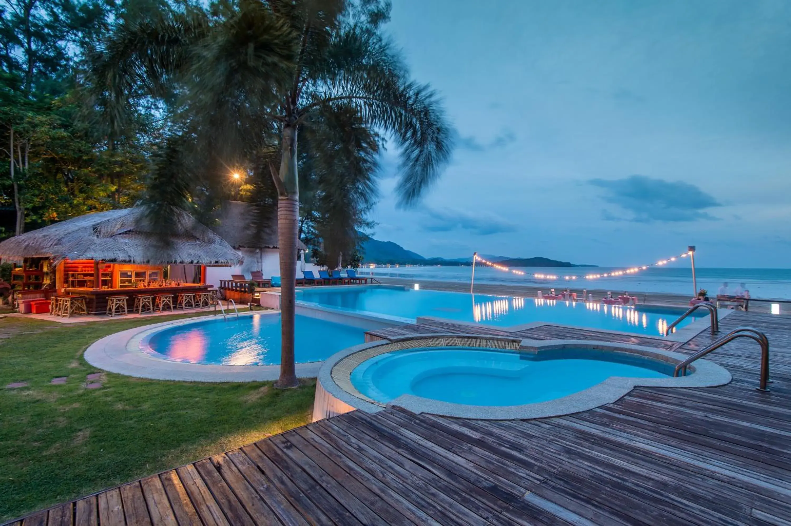 Swimming Pool in Twin Bay Resort - SHA Extra Plus