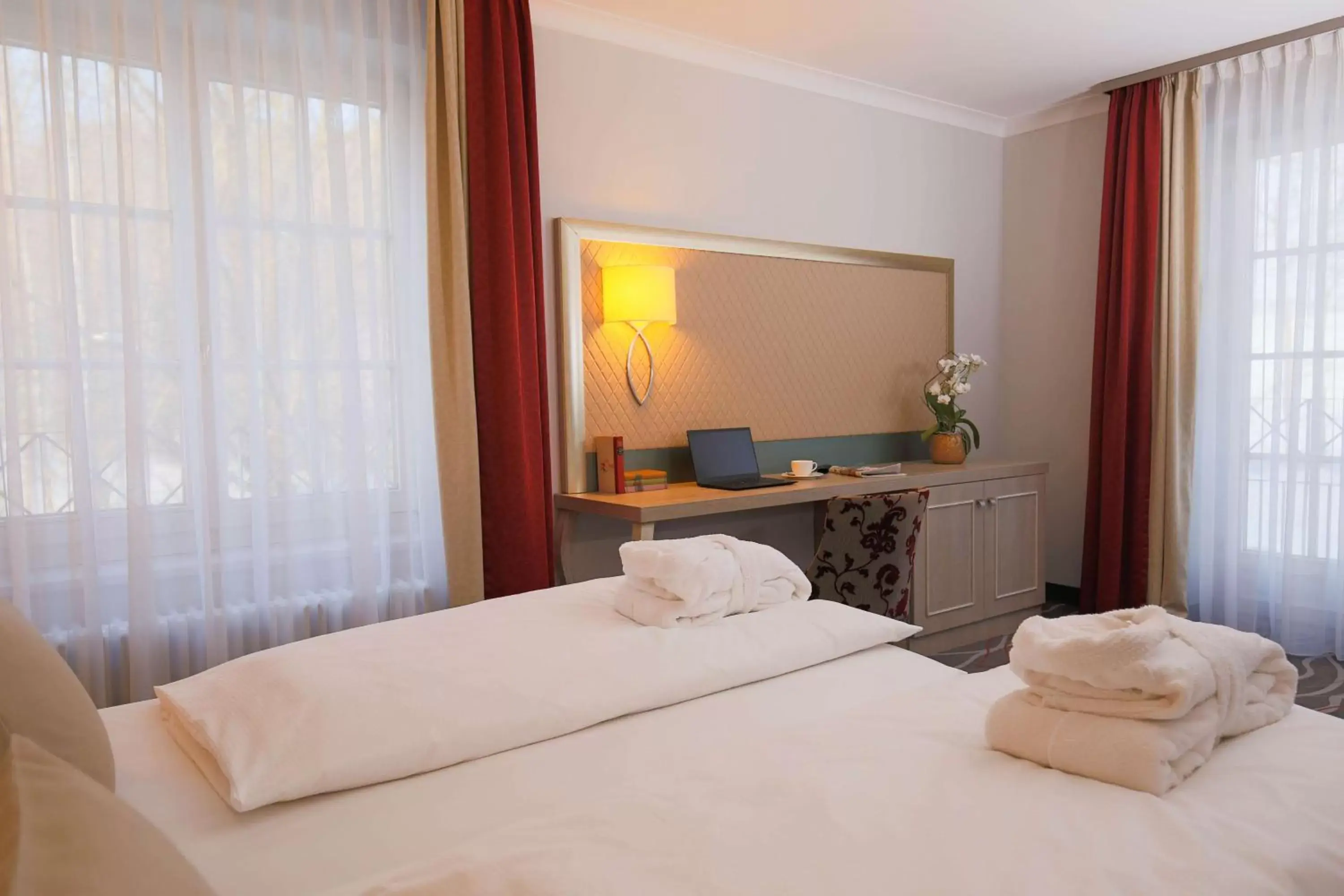 Bedroom, Bed in Best Western Premier Bayerischer Hof Miesbach