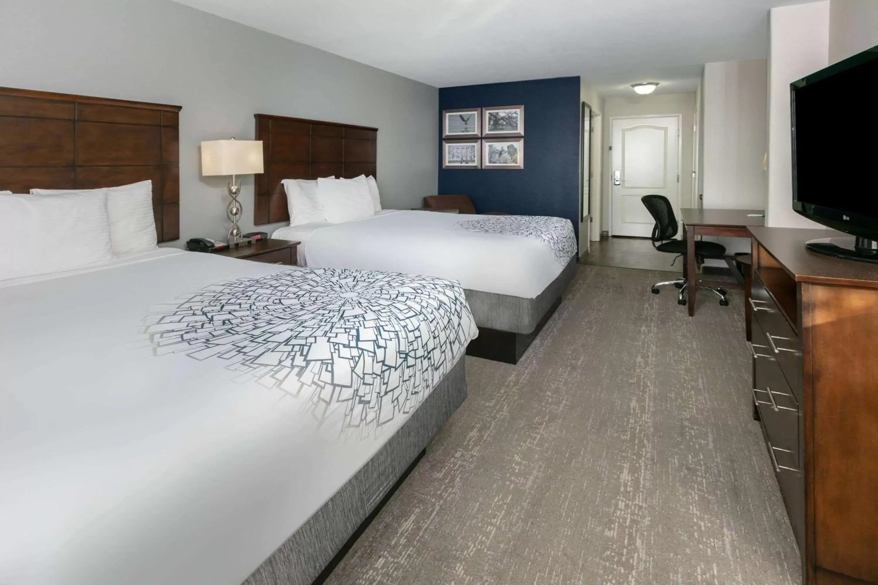 Photo of the whole room, Bed in La Quinta by Wyndham Horn Lake / Southaven Area