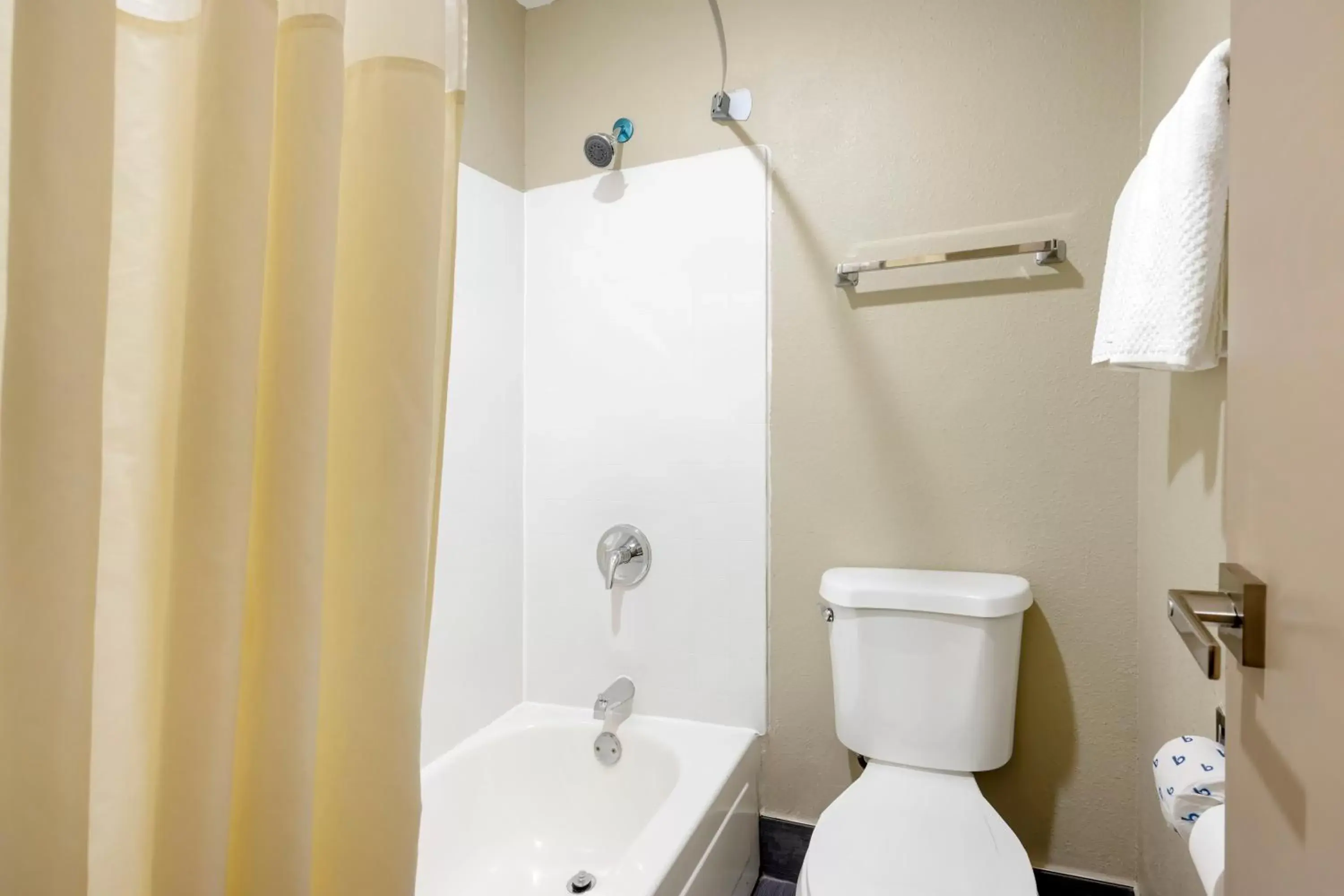 Connecting King Room - Non-Smoking in Quality Inn Jackson Connecting King Room - Non-Smoking in Quality Inn Jackson