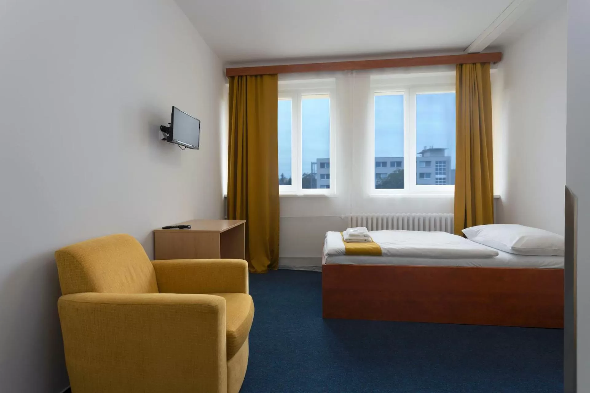 Photo of the whole room, Bed in Hotel AMITY