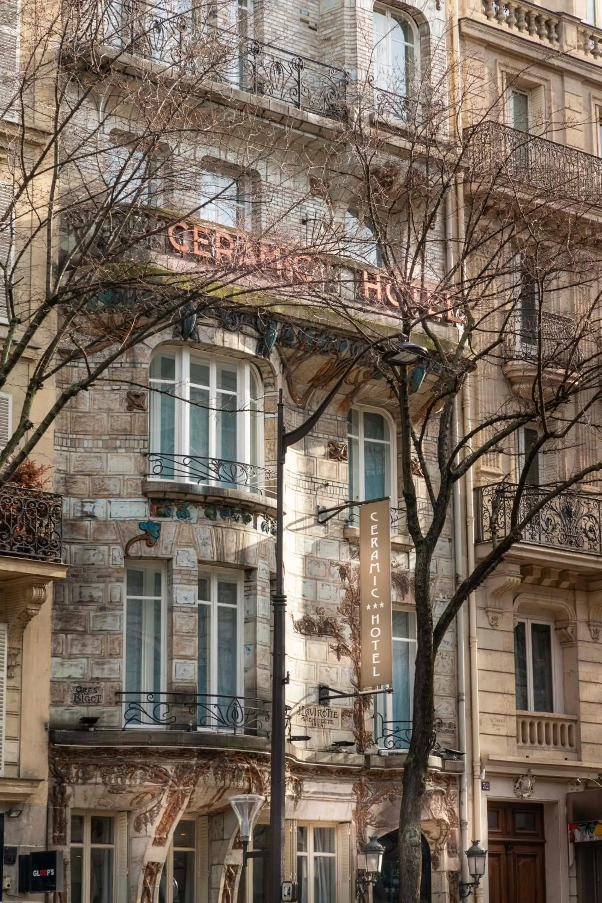 Facade/entrance, Property Building in Elysées Ceramic