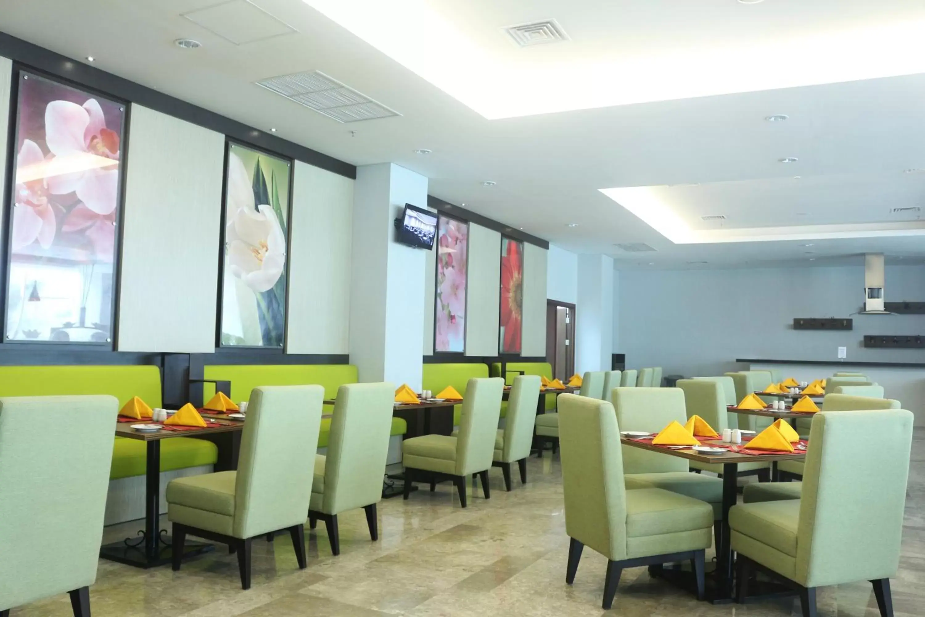 Restaurant/Places to Eat in Best Western Plus Coco Palu