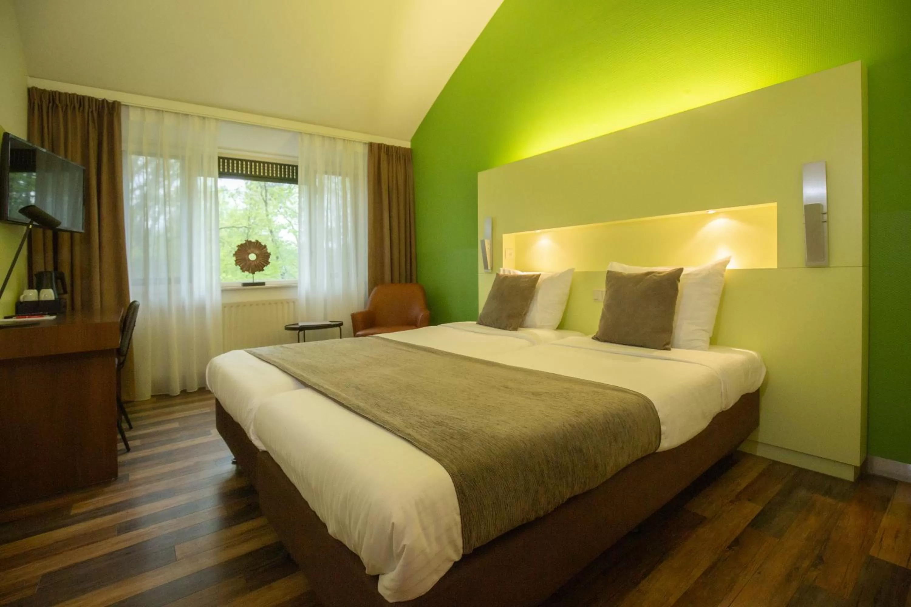 Photo of the whole room, Bed in 50|50 Hotel Belmont