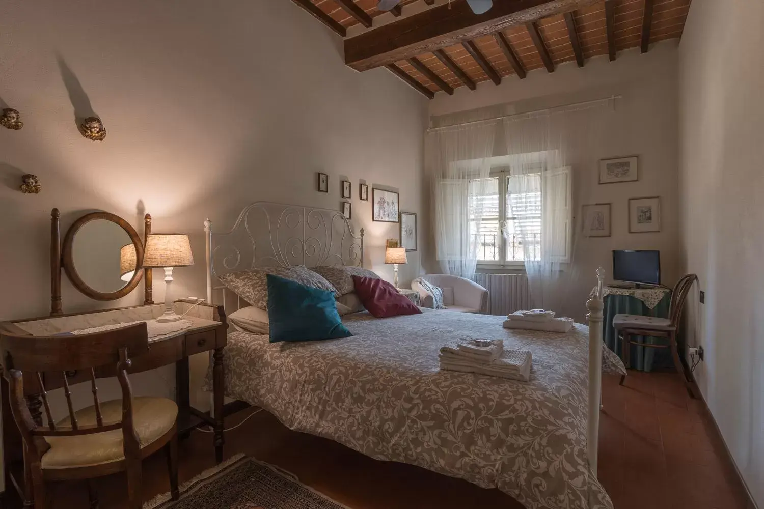 Double Room with Shared Bathroom in B&B Arivellini Double Room with Shared Bathroom in B&B Arivellini