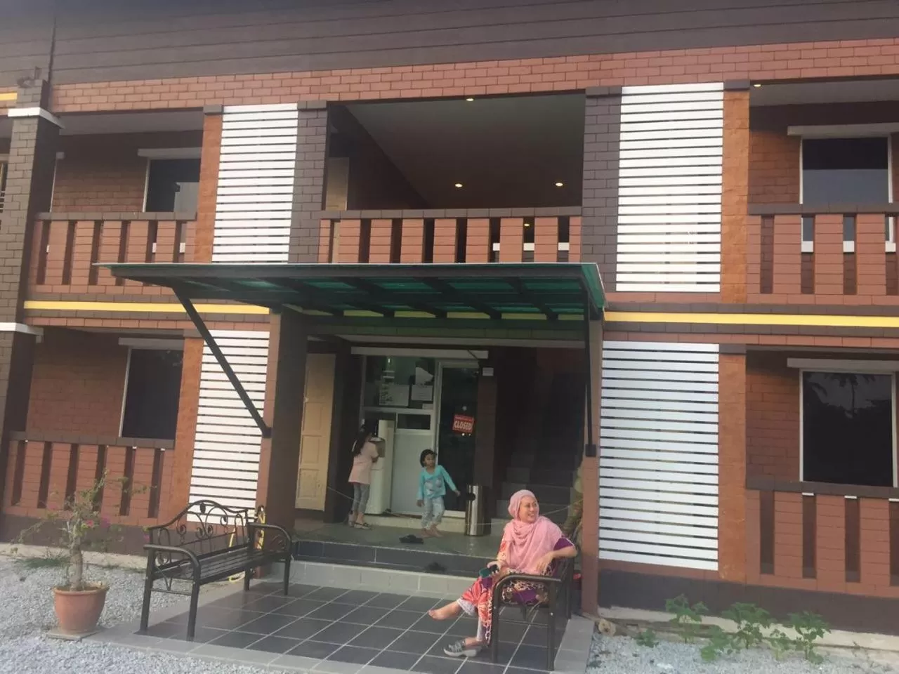 Facade/entrance in Sayy Haa Inn