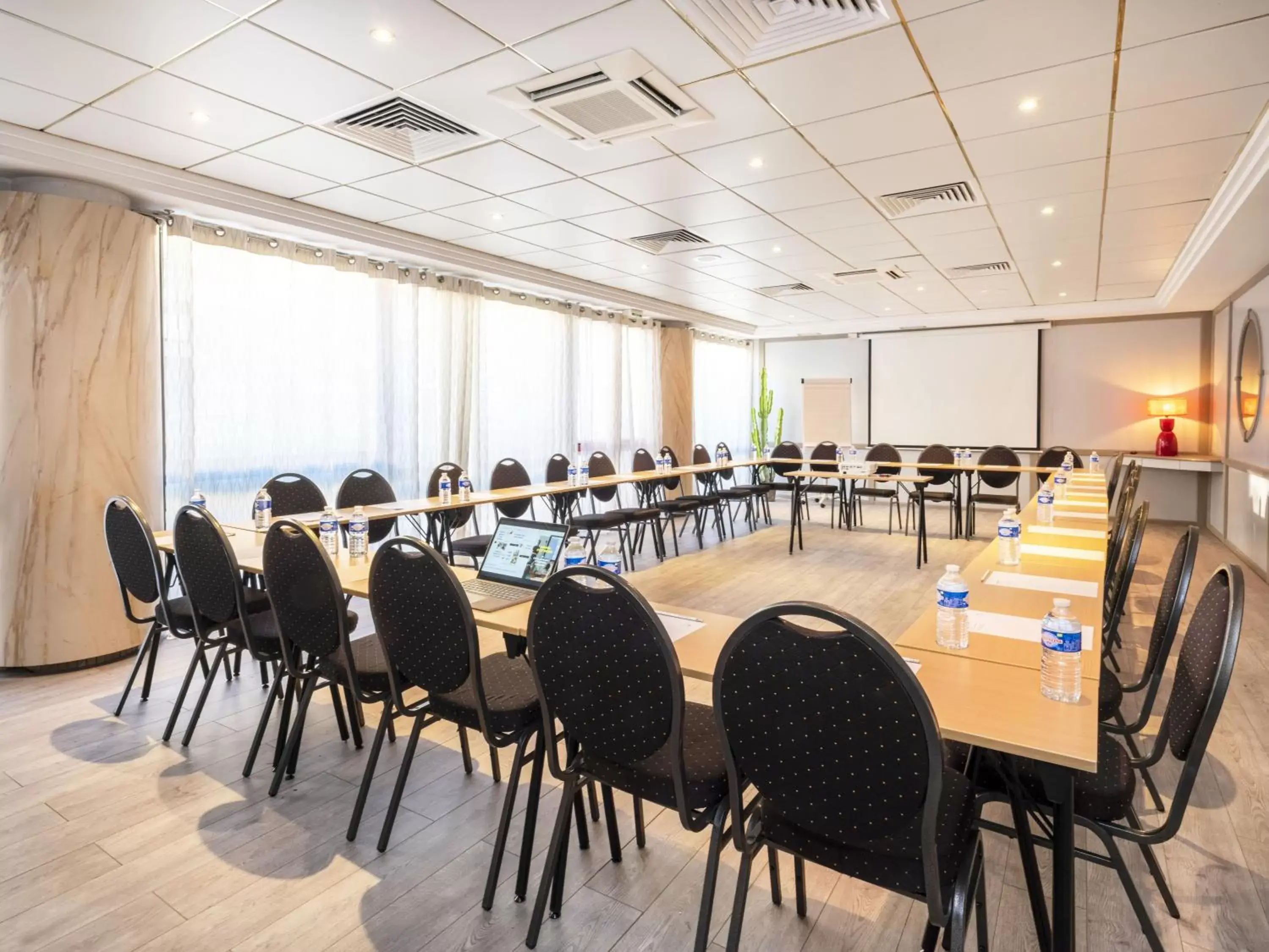 Business facilities in Hotel Nice Riviera