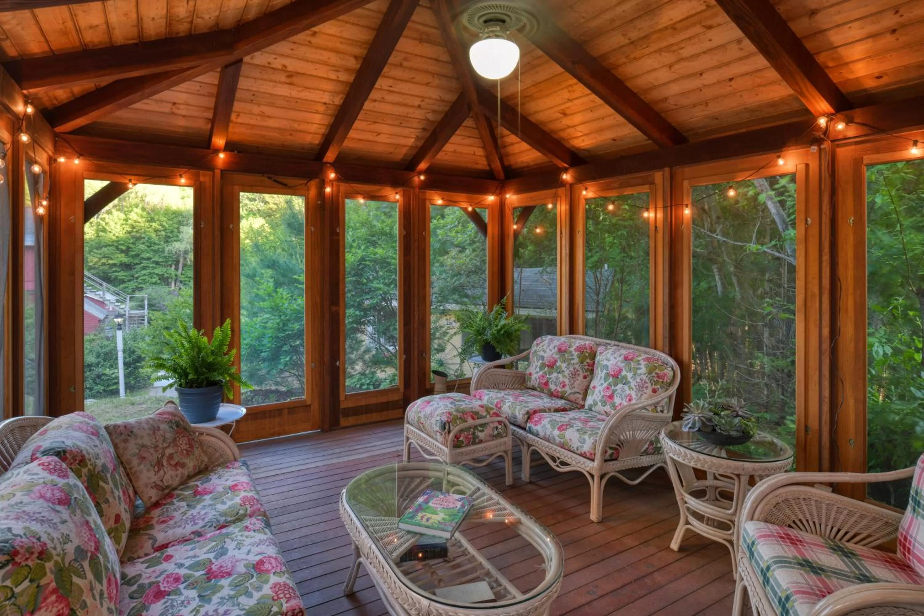 Seating area in The Inn at Thorn Hill