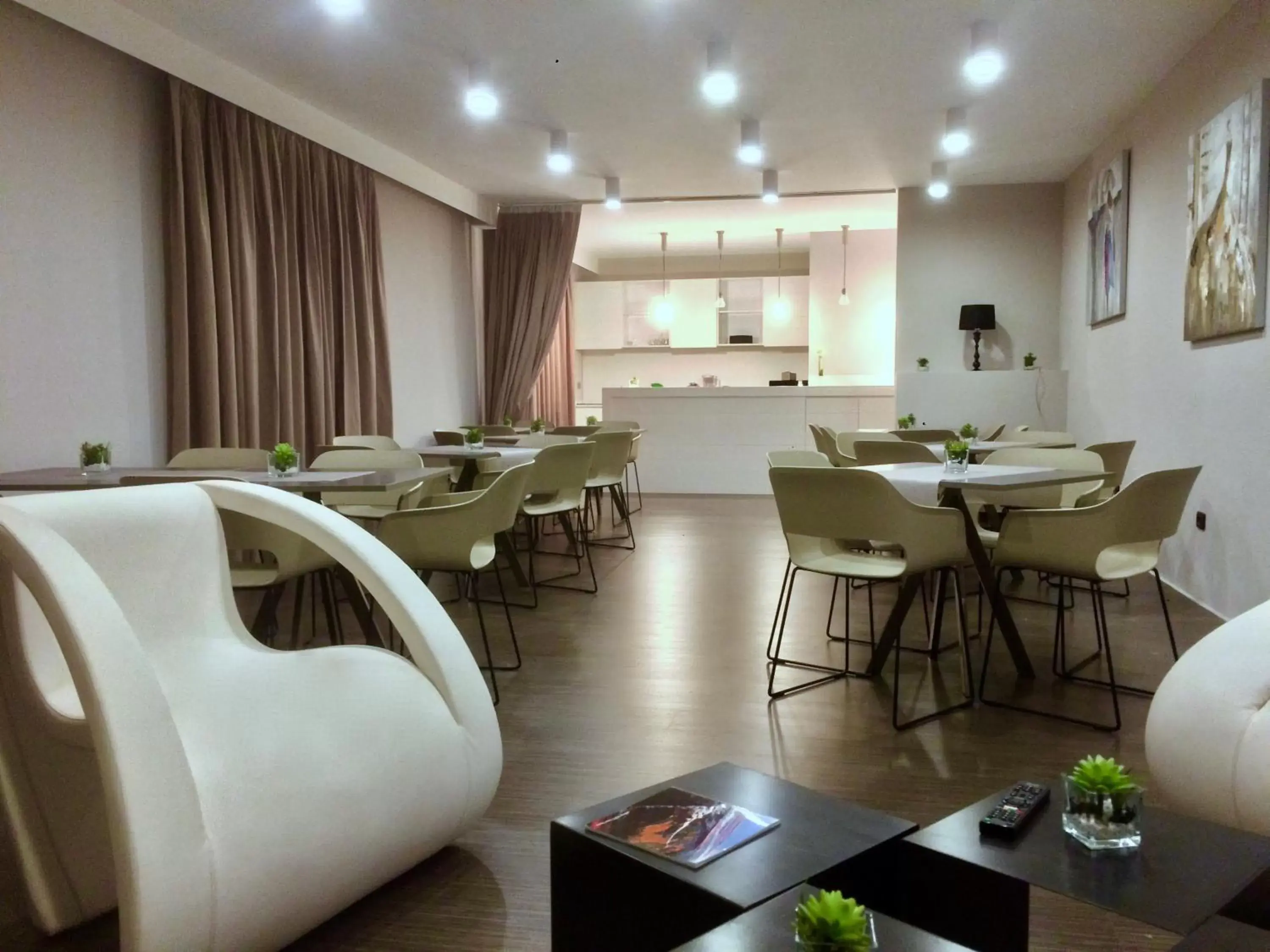 Restaurant/Places to Eat in Le Camp Suite & Spa
