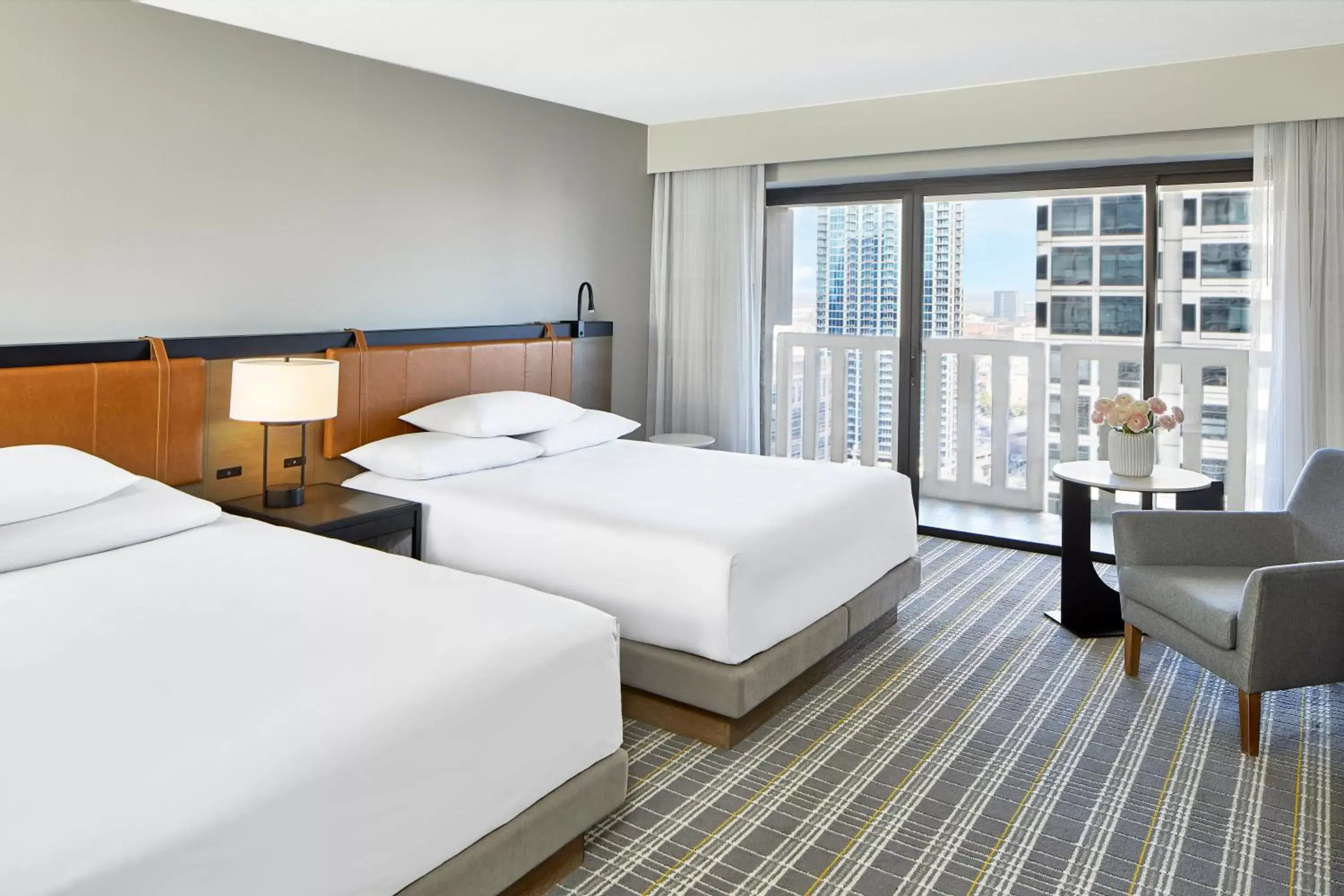 Photo of the whole room, Bed in Hyatt Regency Atlanta