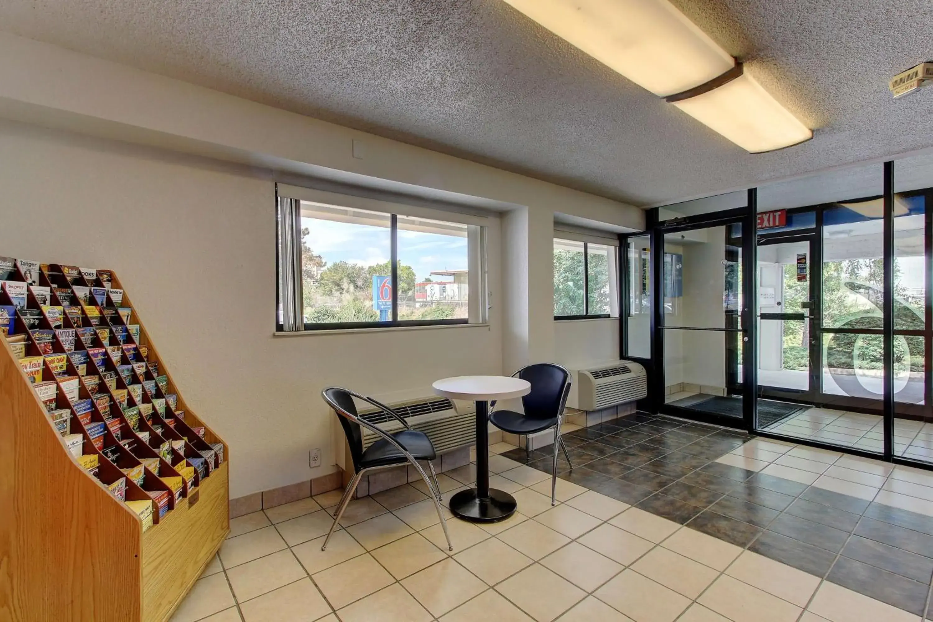 Lobby or reception, Seating Area in Motel 6-York, PA