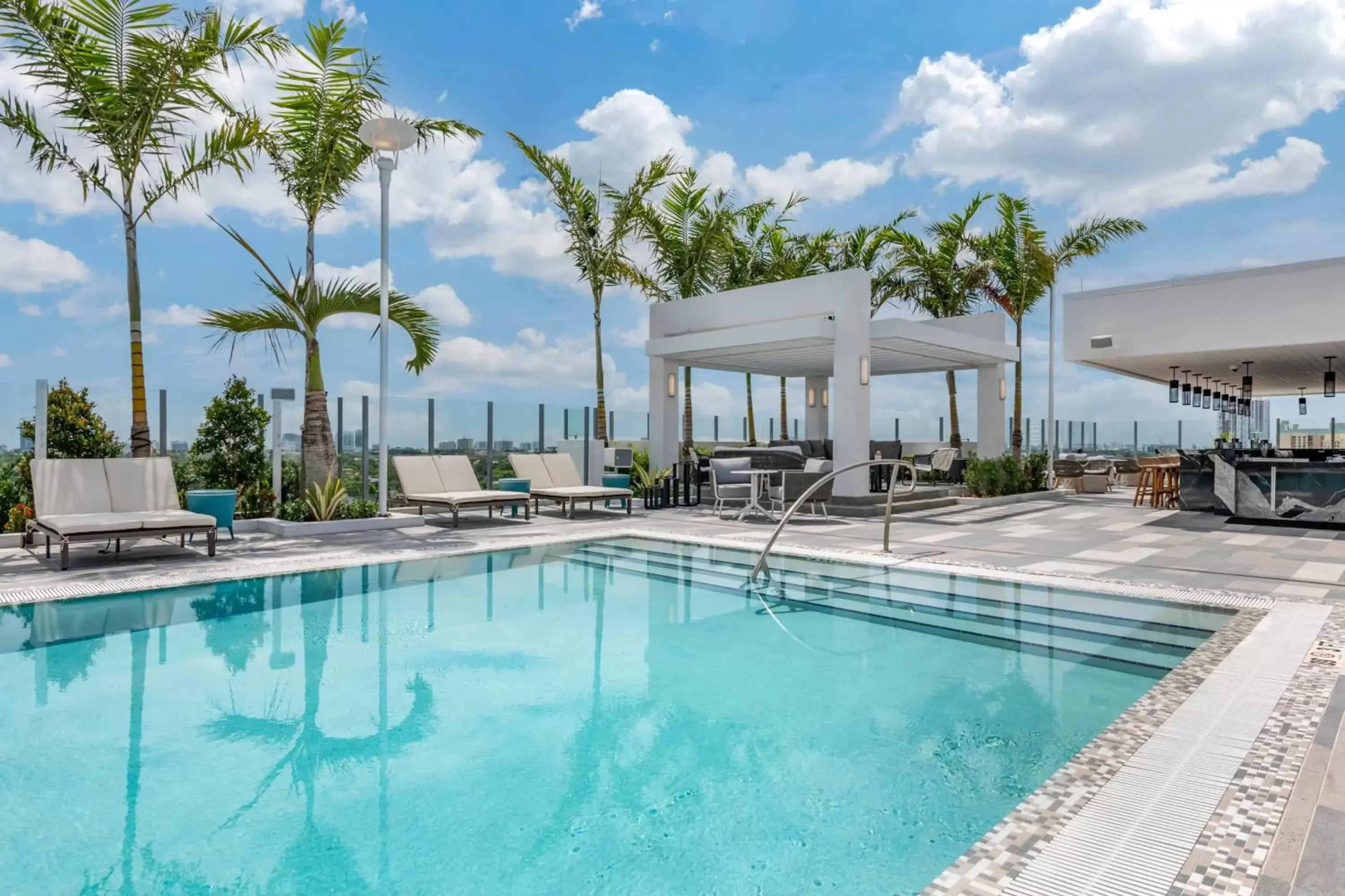 Swimming Pool in Courtyard by Marriott Fort Lauderdale Downtown