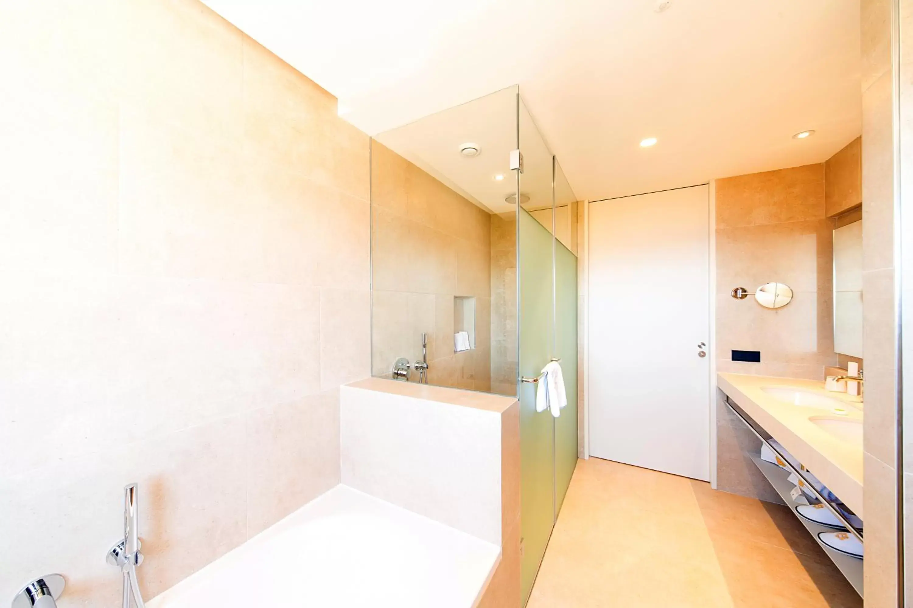 Shower, Bathroom in GPRO Valparaiso Palace & Spa