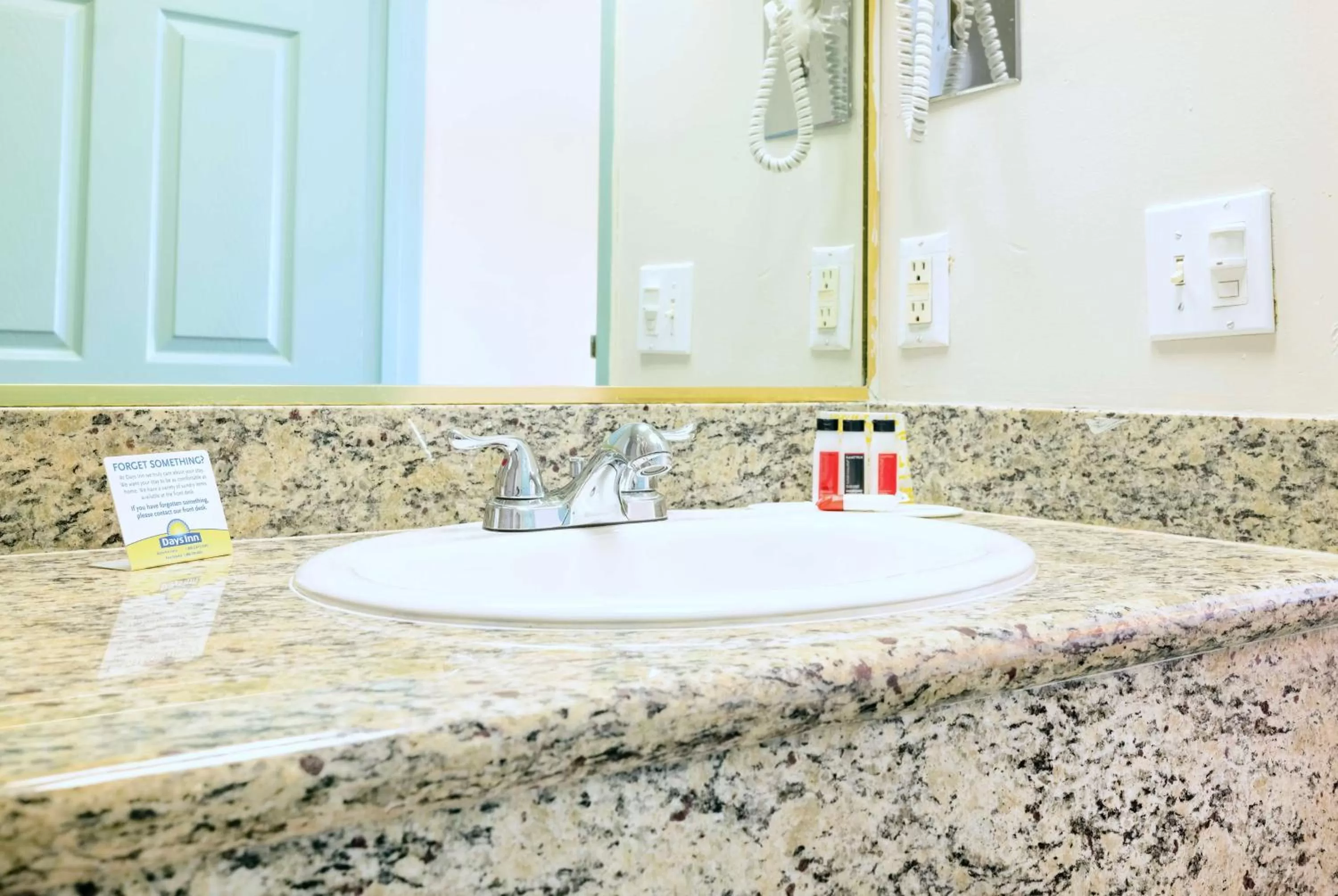 Bedroom in Days Inn by Wyndham Santa Monica