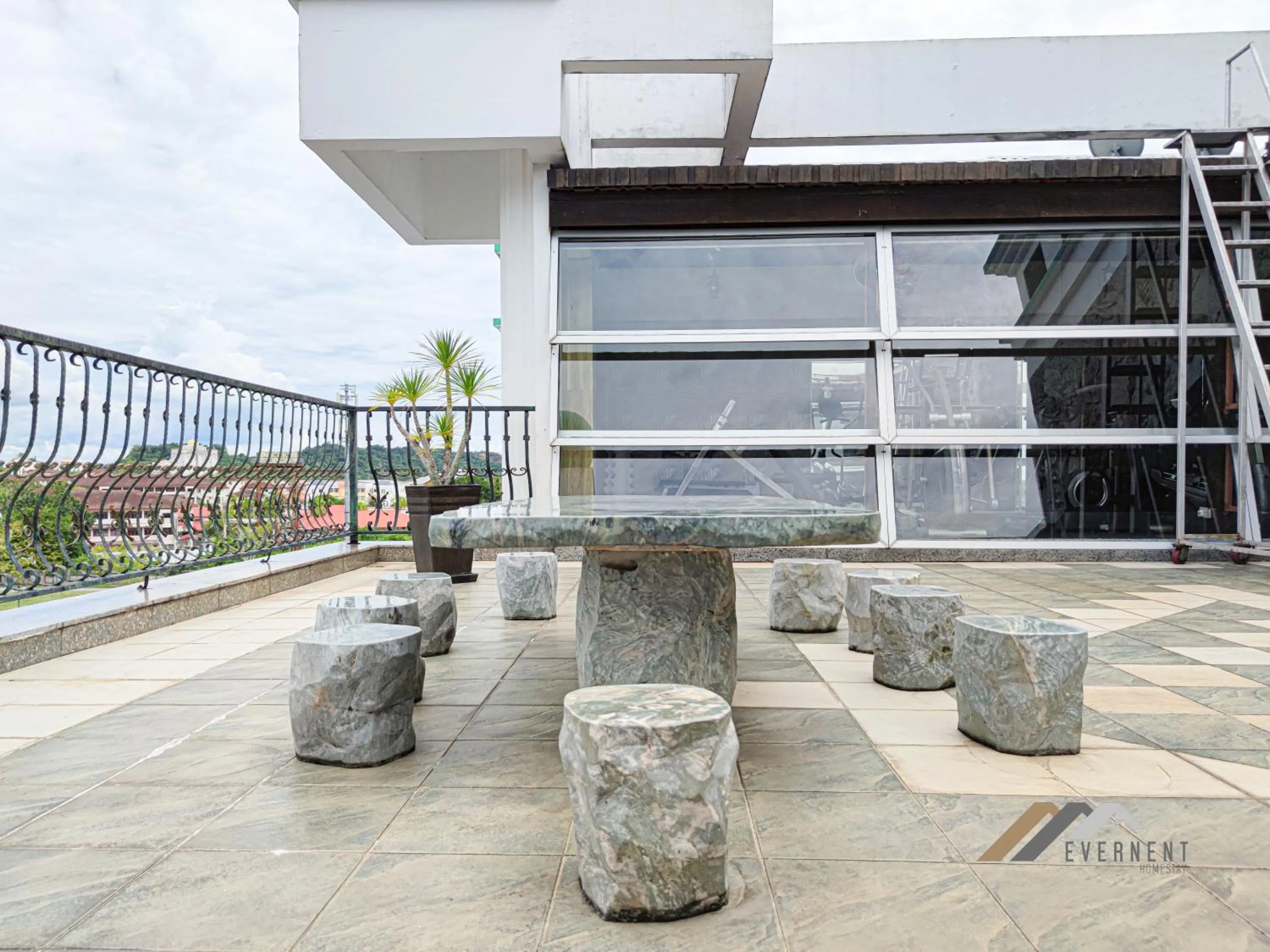 Mciti Suites by Evernent