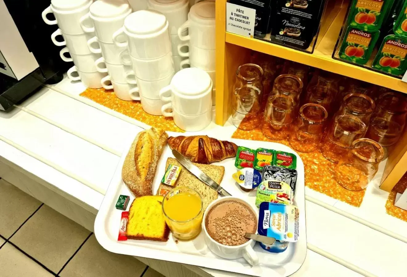 Food and drinks, Breakfast in Premiere Classe Honfleur