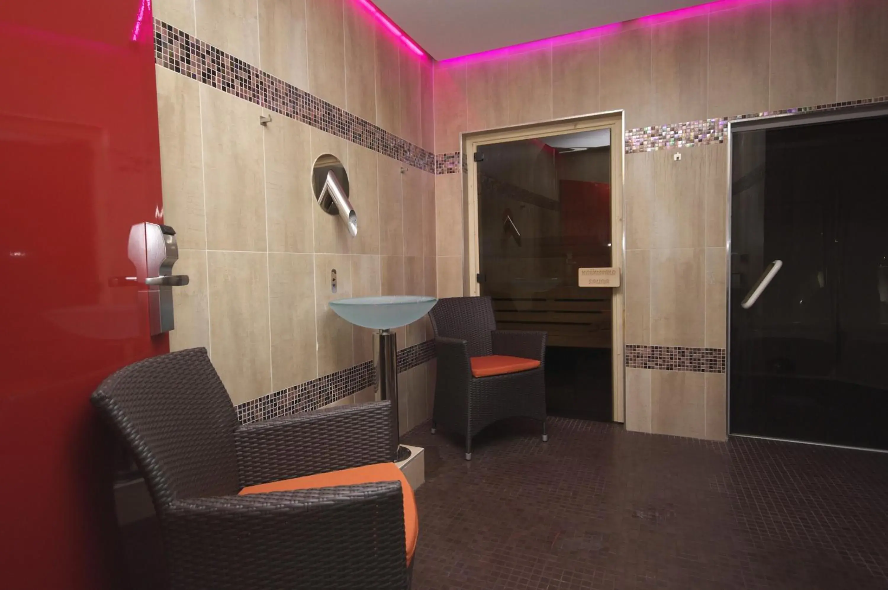Area and facilities, Bathroom in Kyriad Design Enzo Thionville