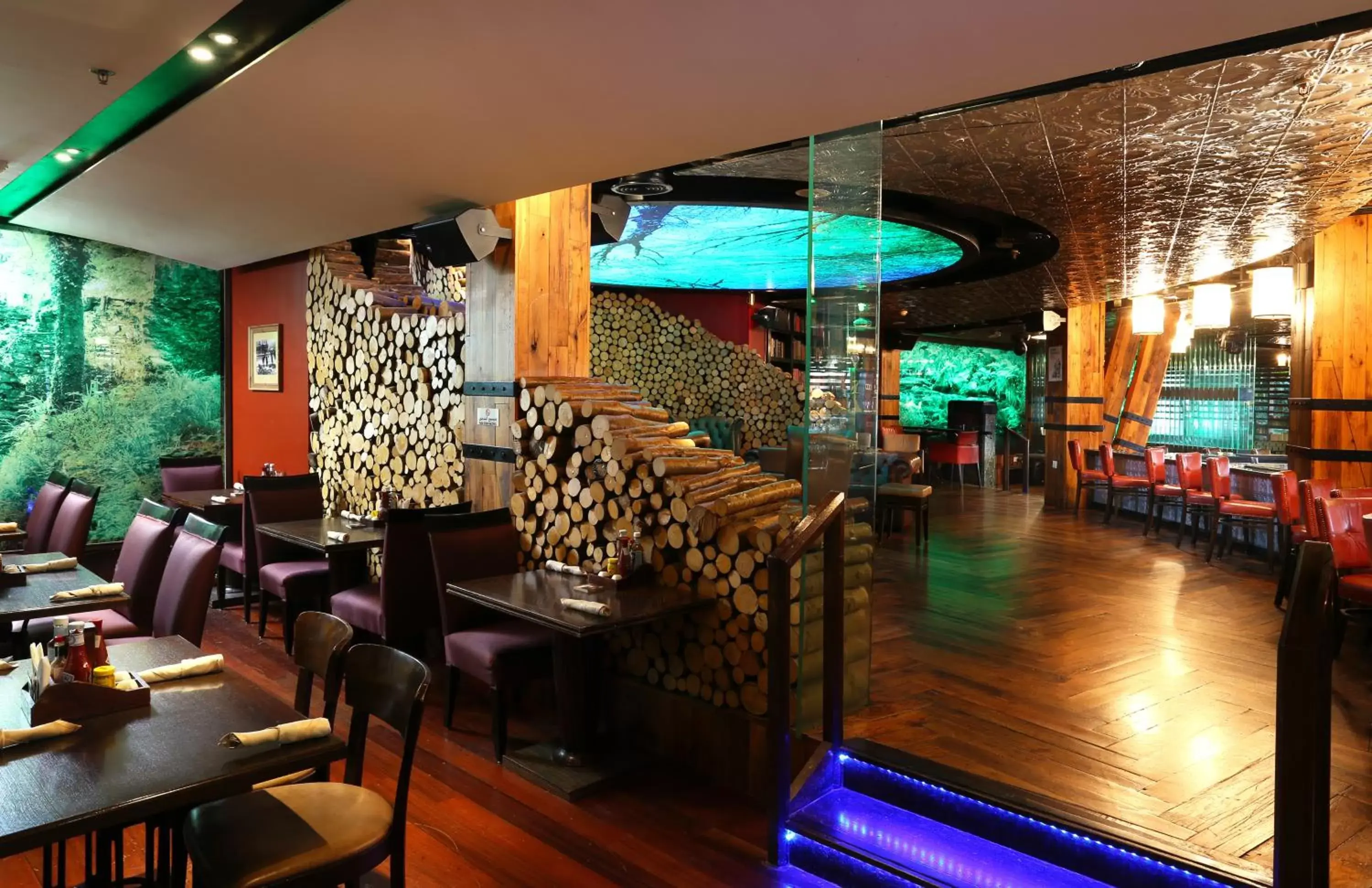 Lounge or bar, Lounge/Bar in voco - Bonnington Dubai, an IHG Hotel