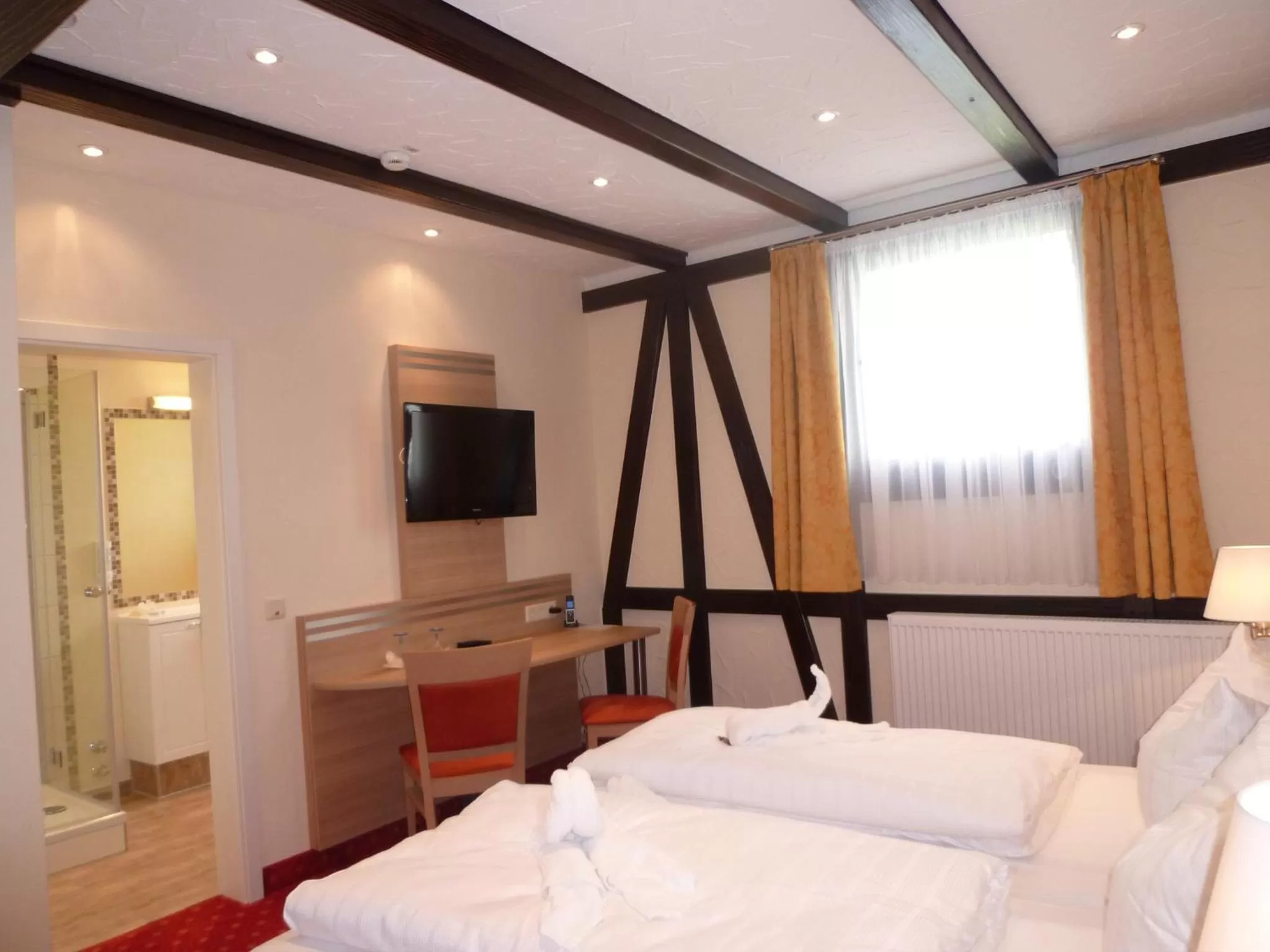 TV and multimedia, Bed in Hotel Altes Weinhaus