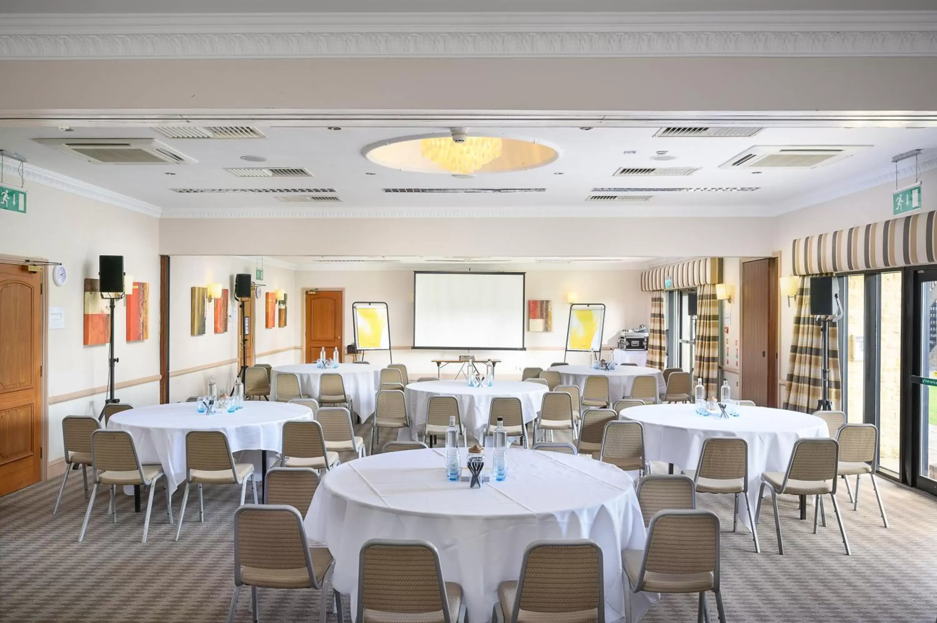 Meeting/conference room in voco - Oxford Thames, an IHG Hotel