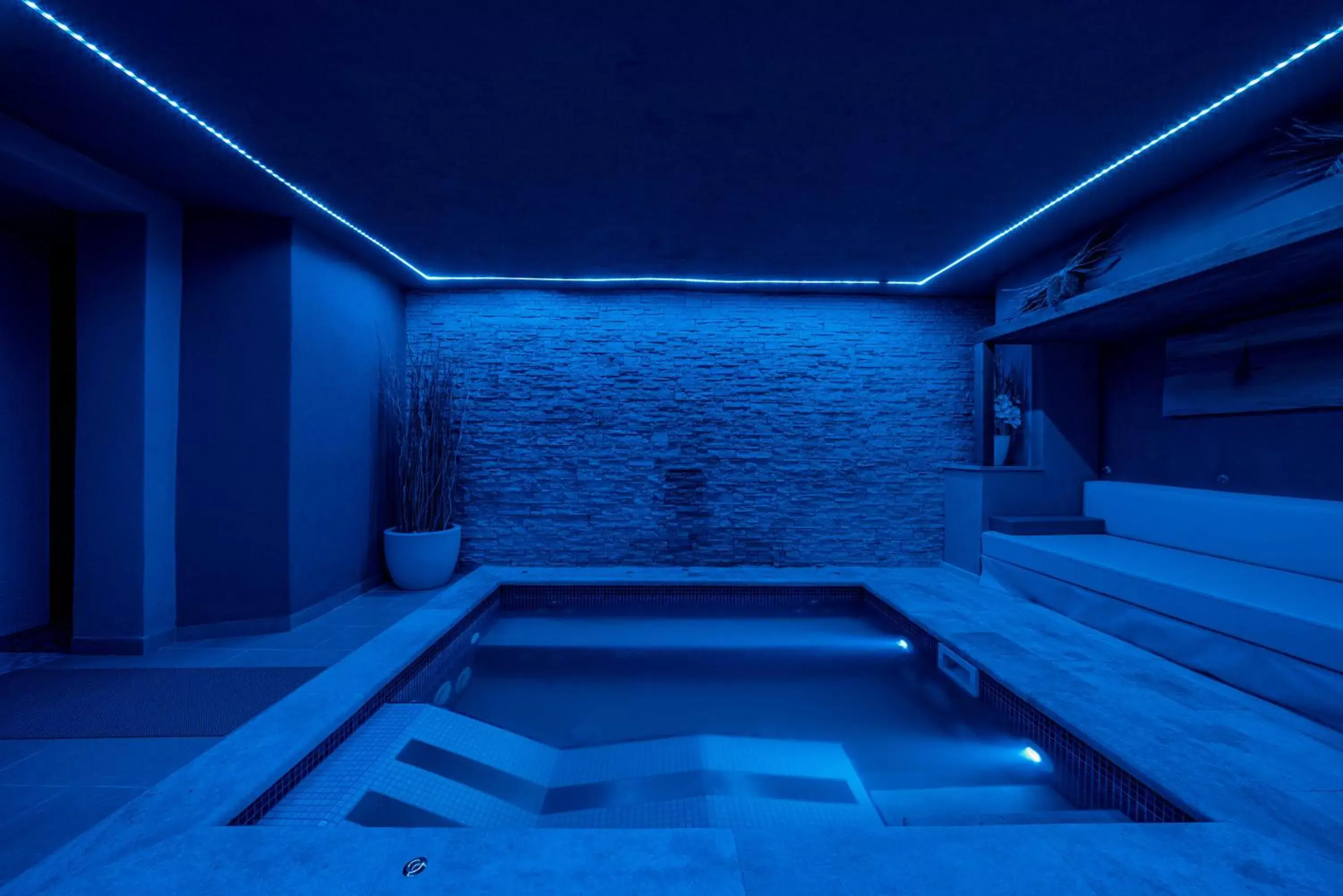 Swimming pool in Hotel Panorama Swimming pool in Hotel Panorama