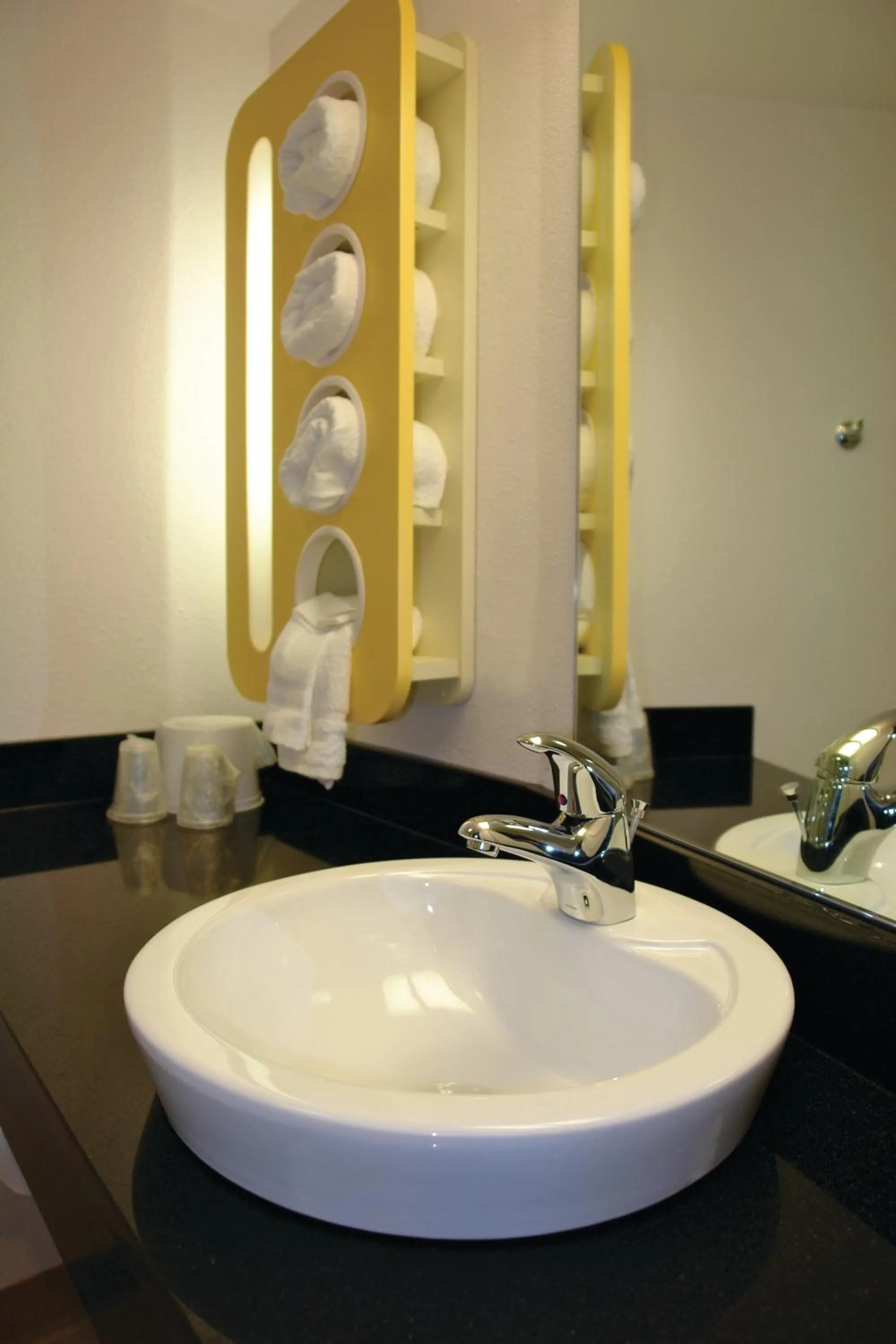 Bathroom in Fisherman's Cove Inn