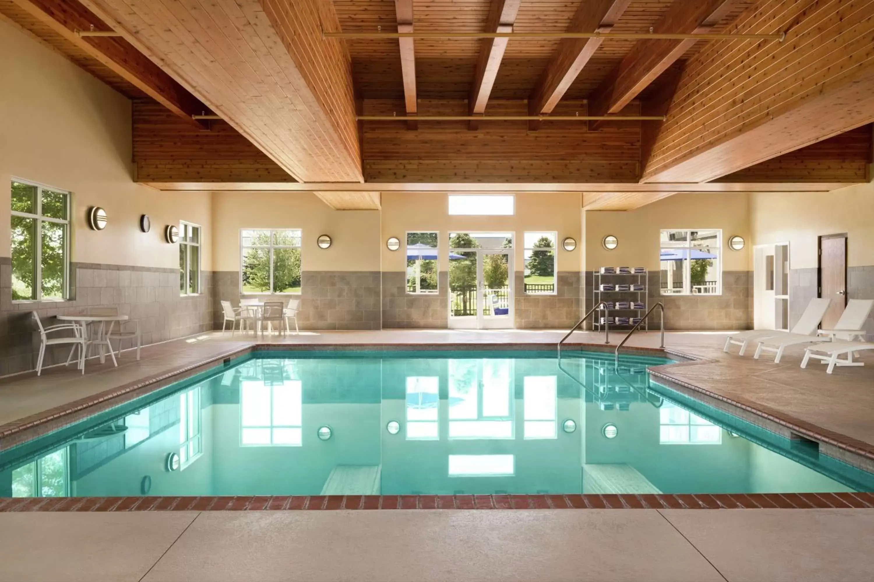 Pool view, Swimming Pool in Hampton Inn & Suites Rogers