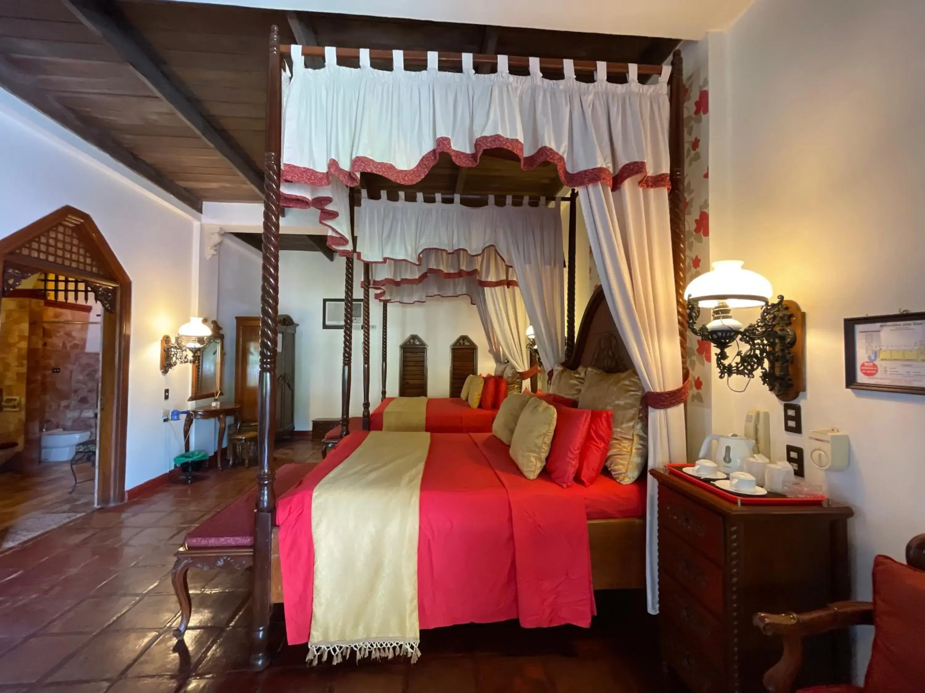 Deluxe King Suite in Tropicana Castle Dive Resort powered by Cocotel