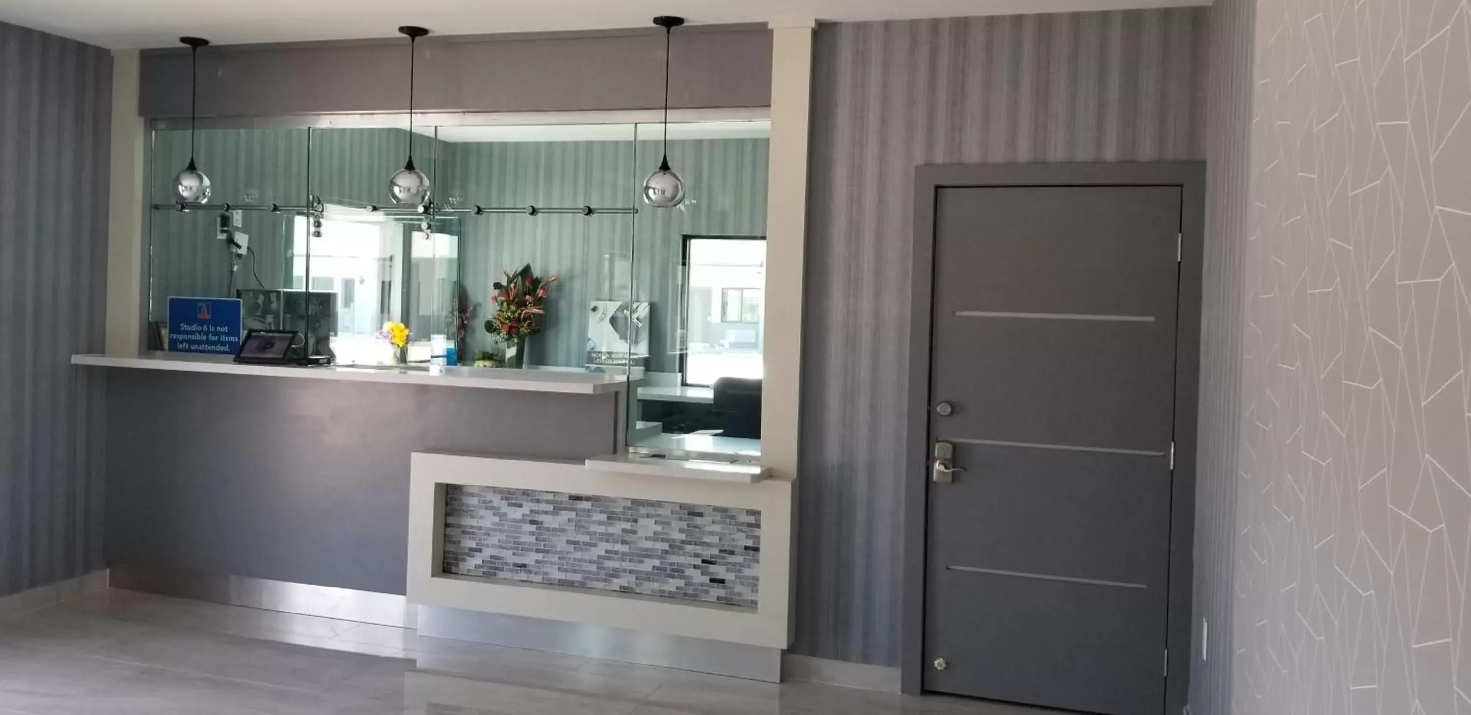 Lobby or reception in Studio 6 Deer Park, Tx Lobby or reception in Studio 6 Deer Park, Tx