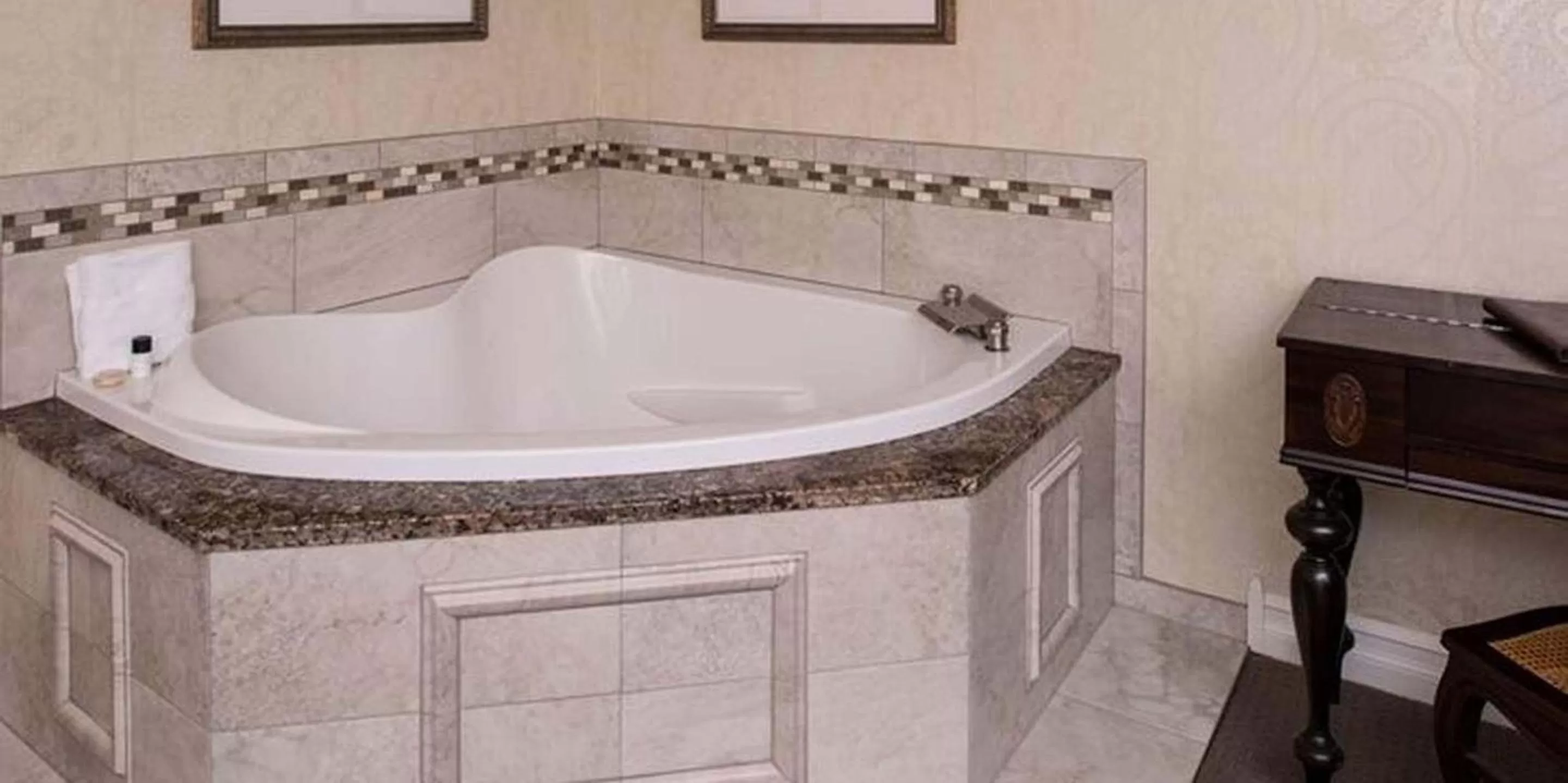 Bath in Red Coach Inn