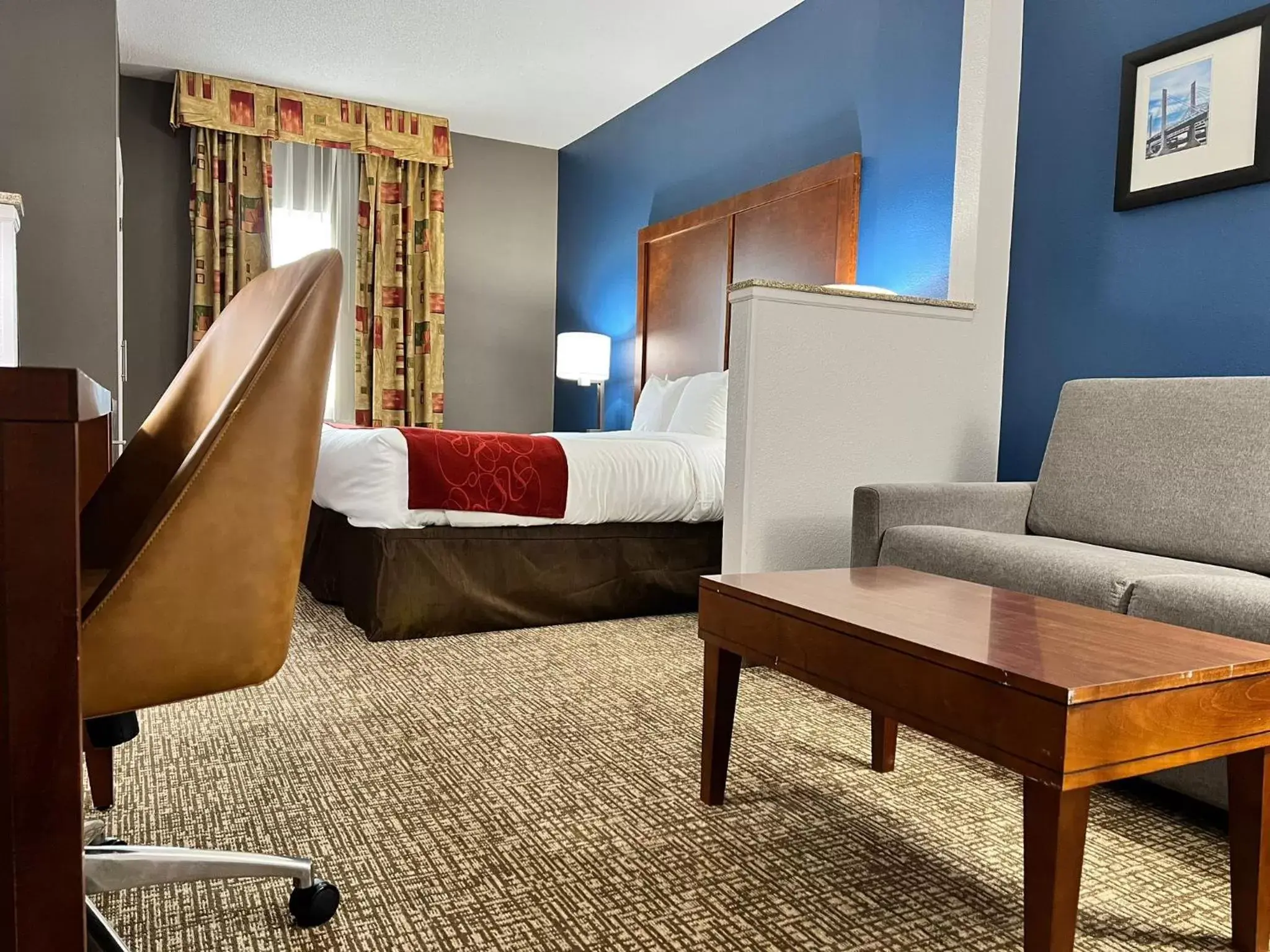 Bed in Comfort Suites Louisville East