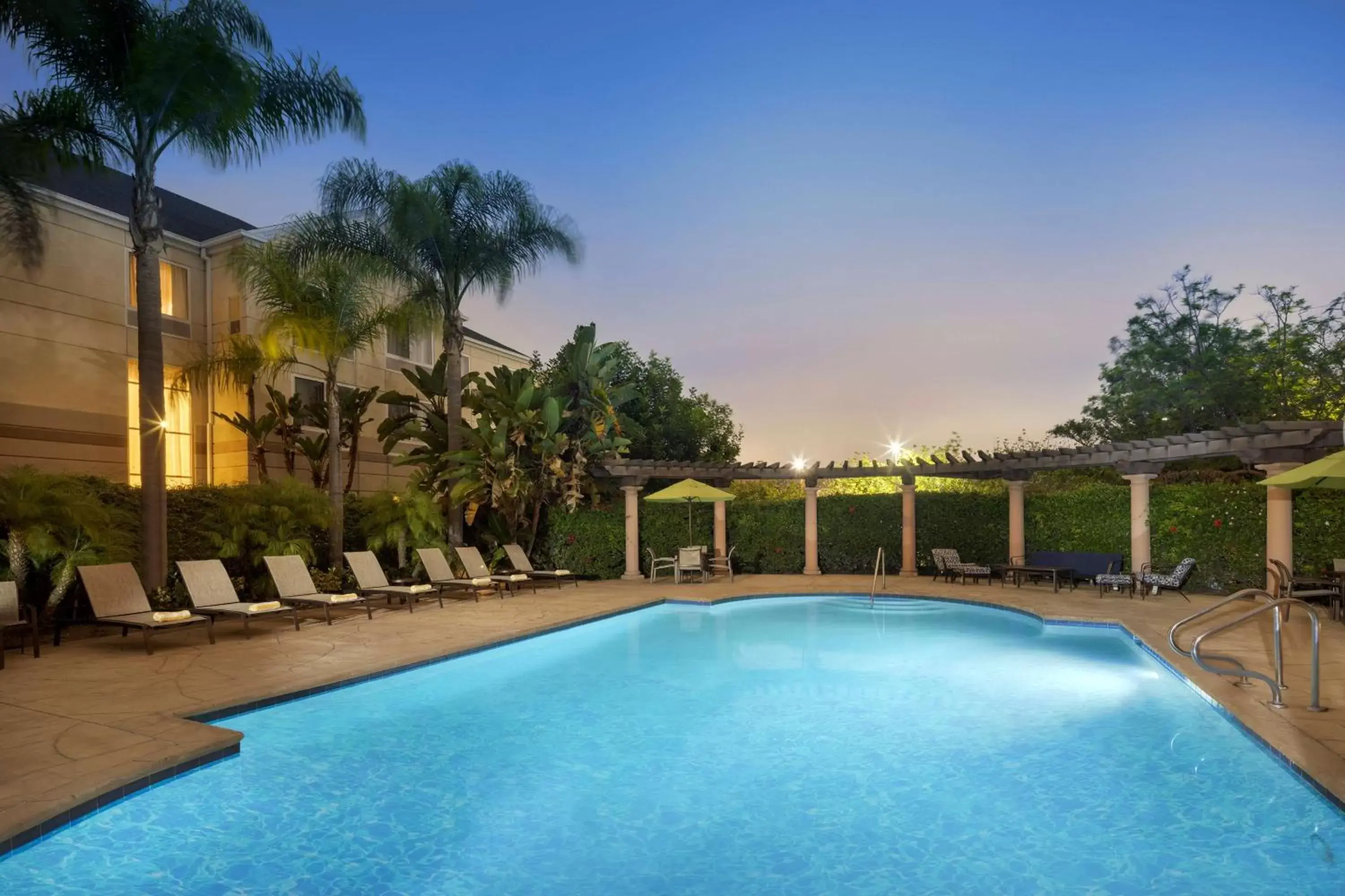 Swimming Pool in Hilton Garden Inn LAX - El Segundo