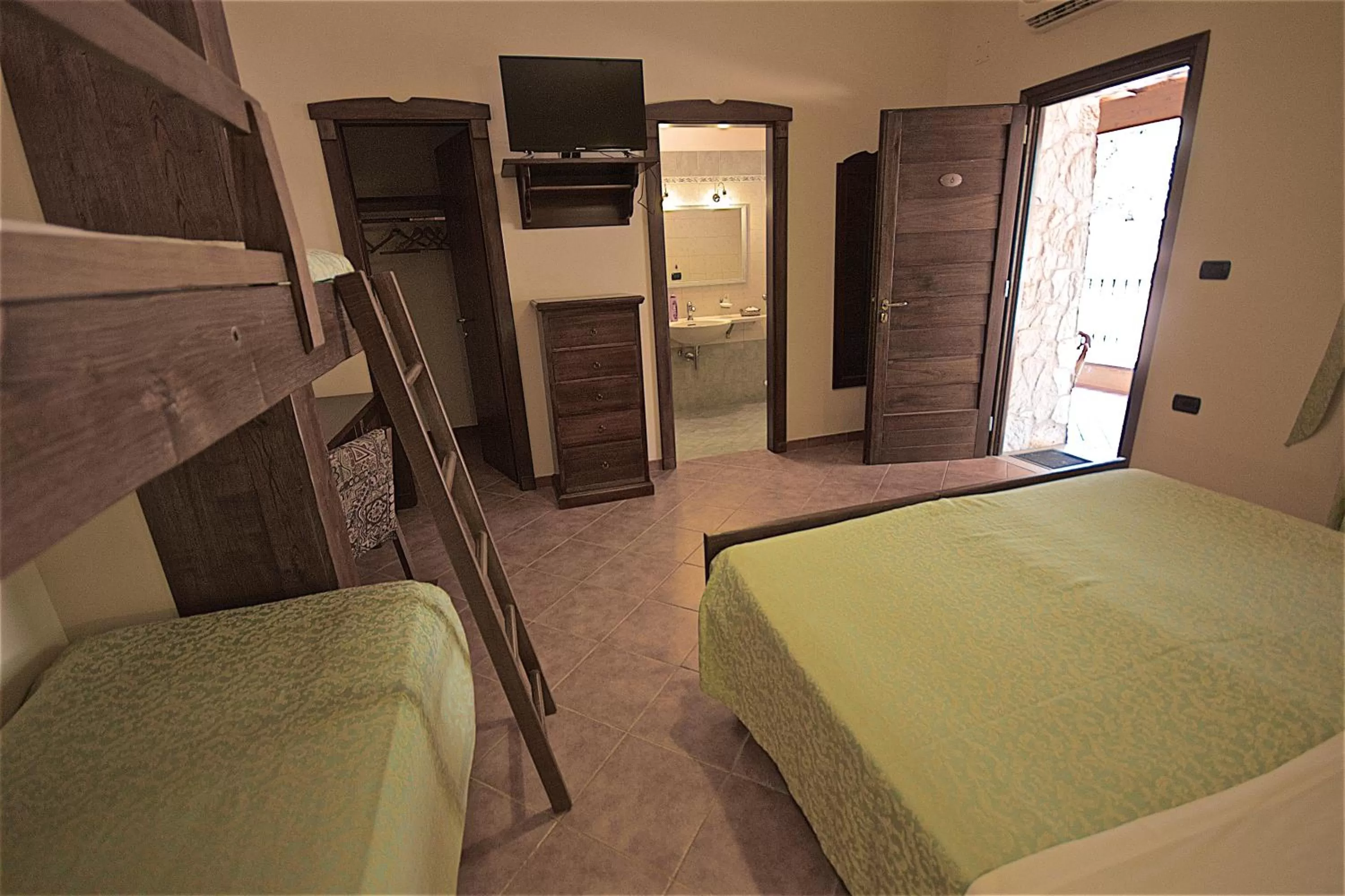 Triple Room in Hotel Masseria Le Pajare