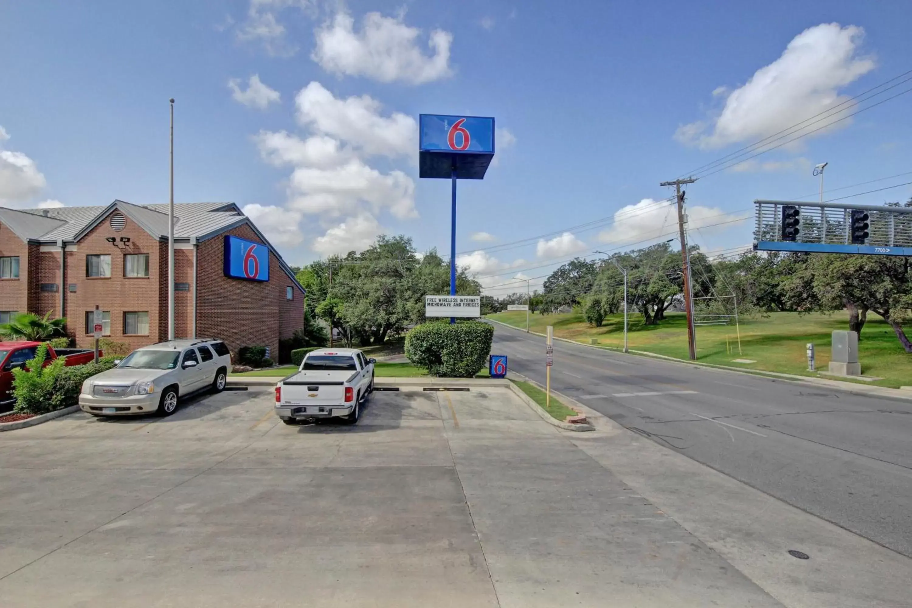 Property building in Motel 6-San Antonio, TX - Medical Center South