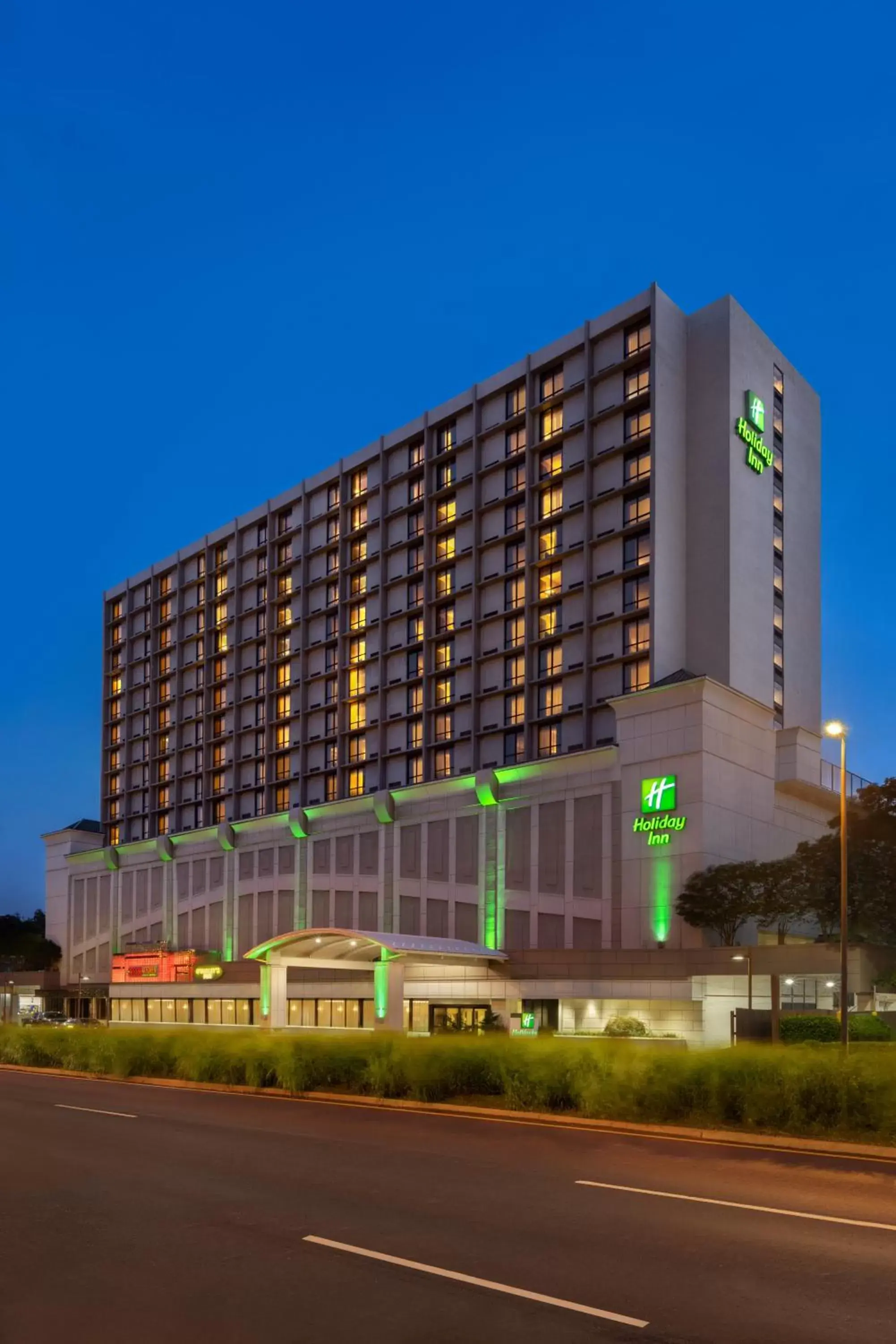 Property Building in Holiday Inn National Airport/Crystal City, an IHG Hotel
